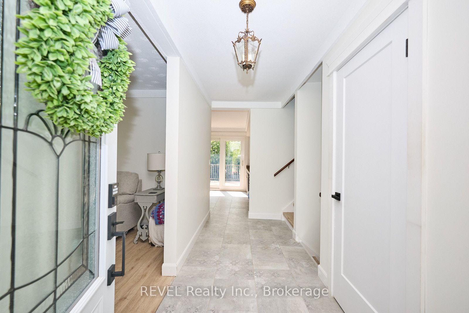 877 Daytona Drive N Property Photo 3