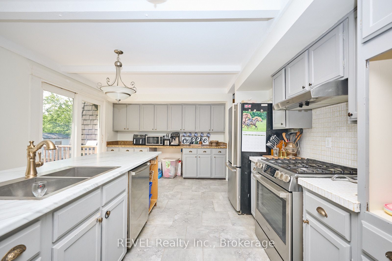 877 Daytona Drive N Property Photo 7