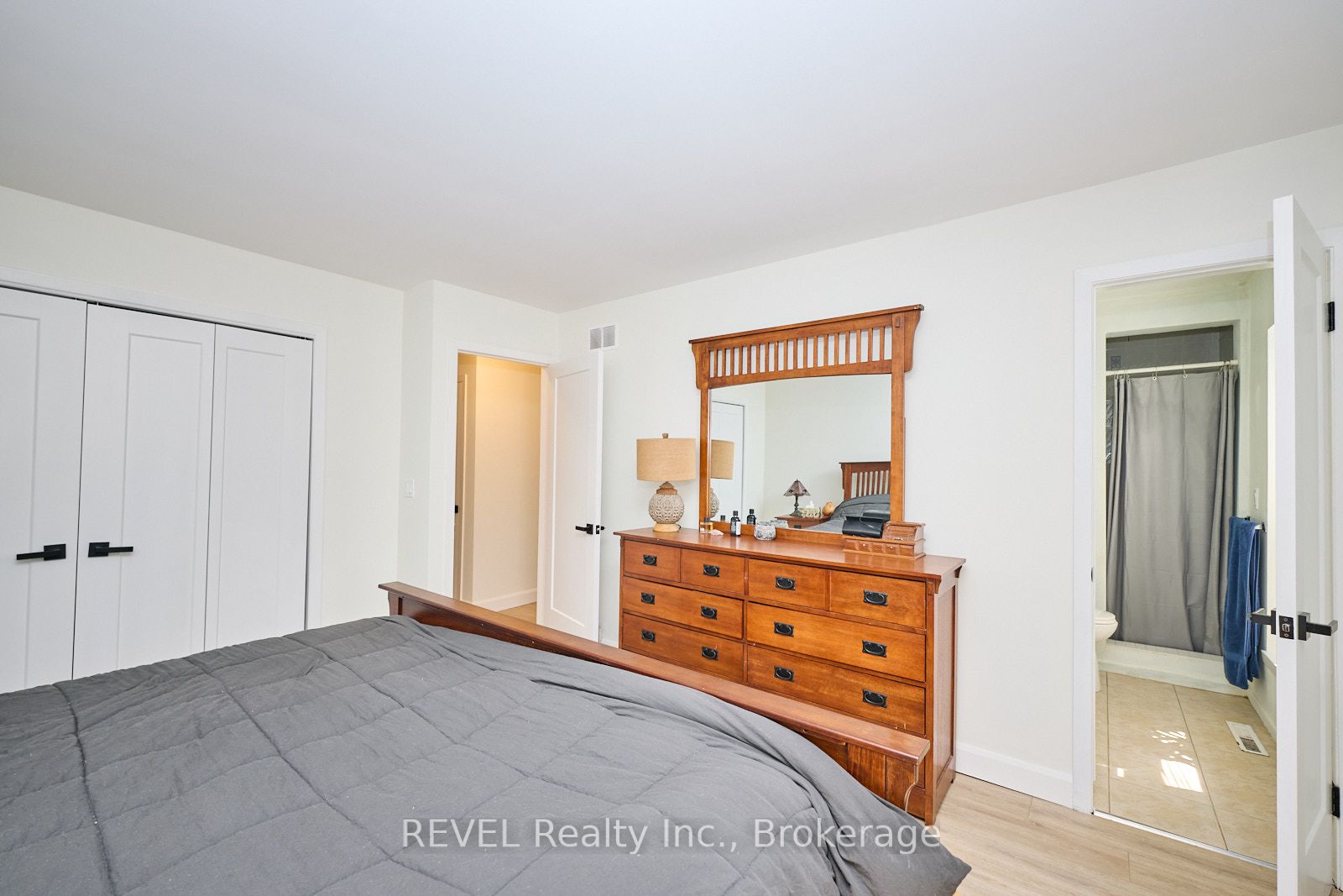 877 Daytona Drive N Property Photo 10