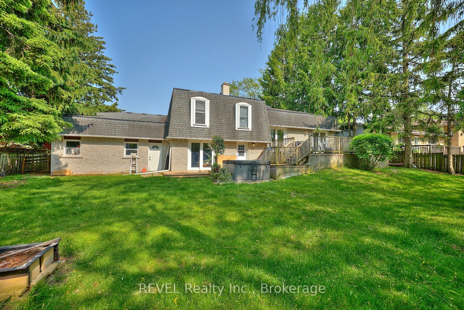 877 Daytona Drive N Property Photo 19