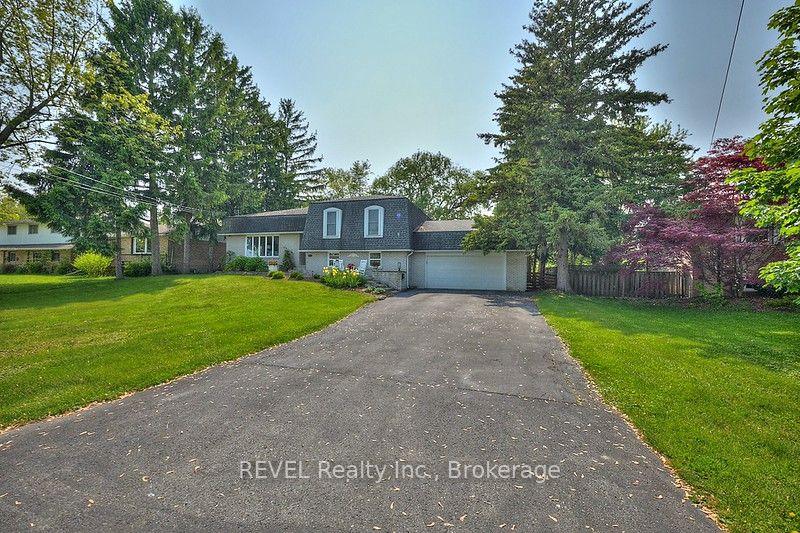 877 Daytona Drive N Property Photo 20