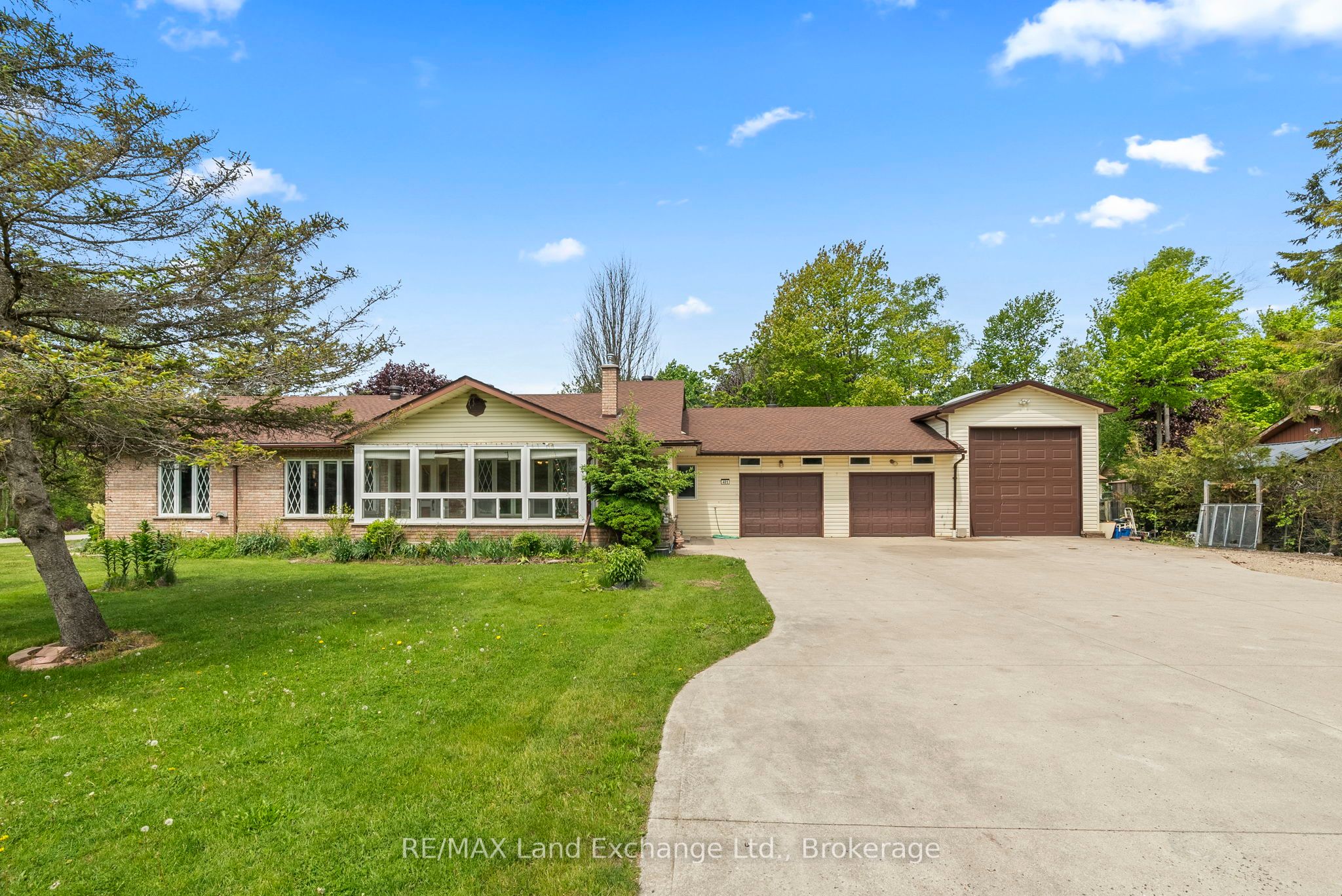 401 Winnebago Road Property Photo 1
