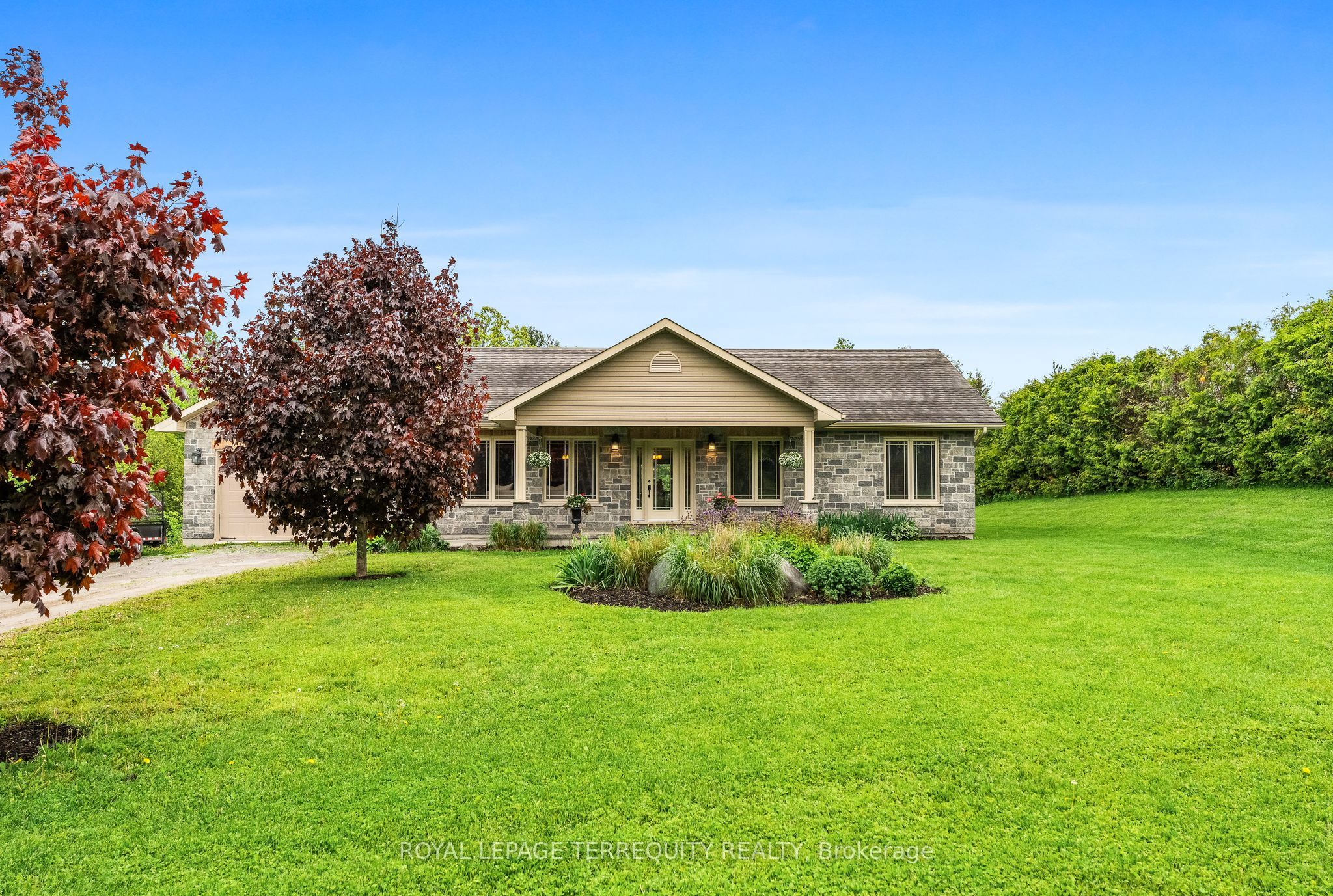 729 11th Line W Road Property Photo 1