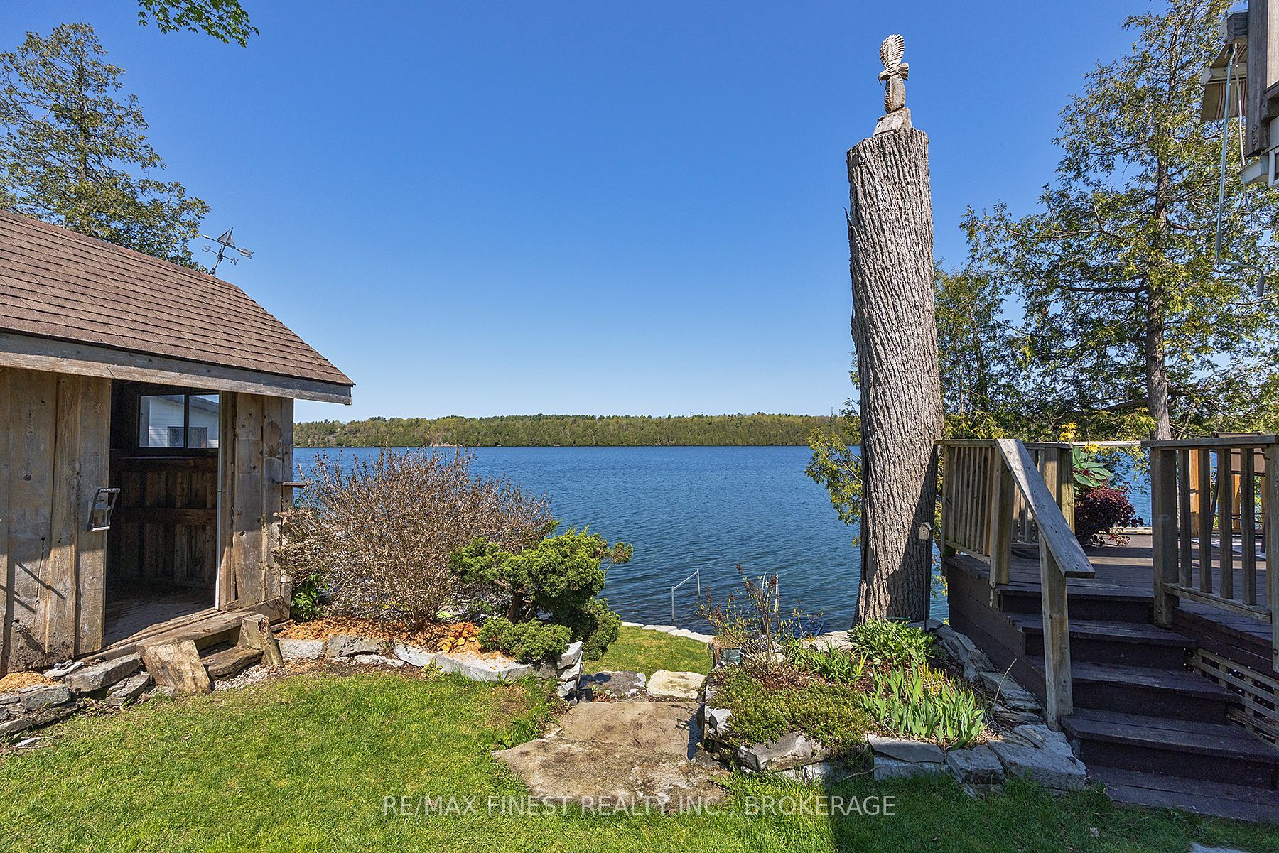 1048 Lark Lane Property Photo 4