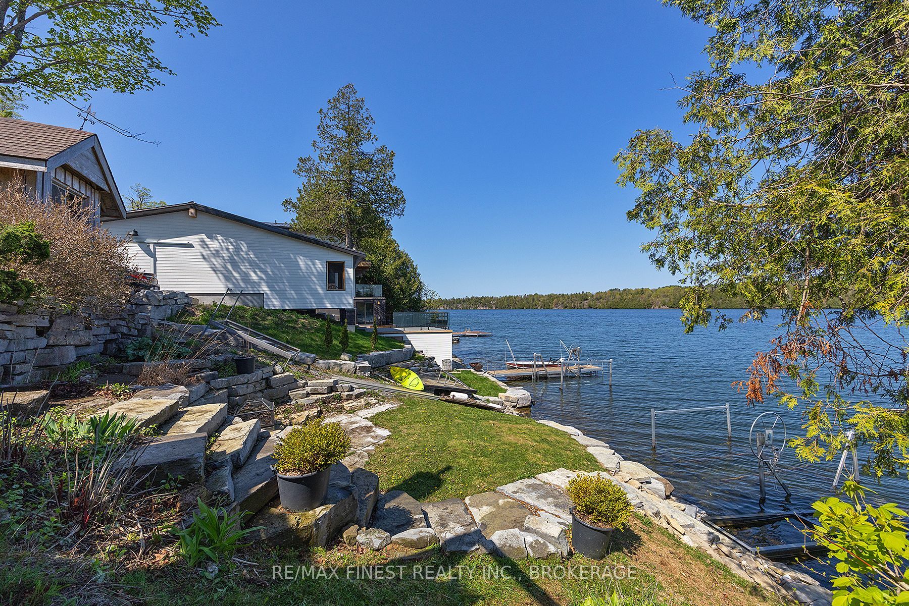 1048 Lark Lane Property Photo 5