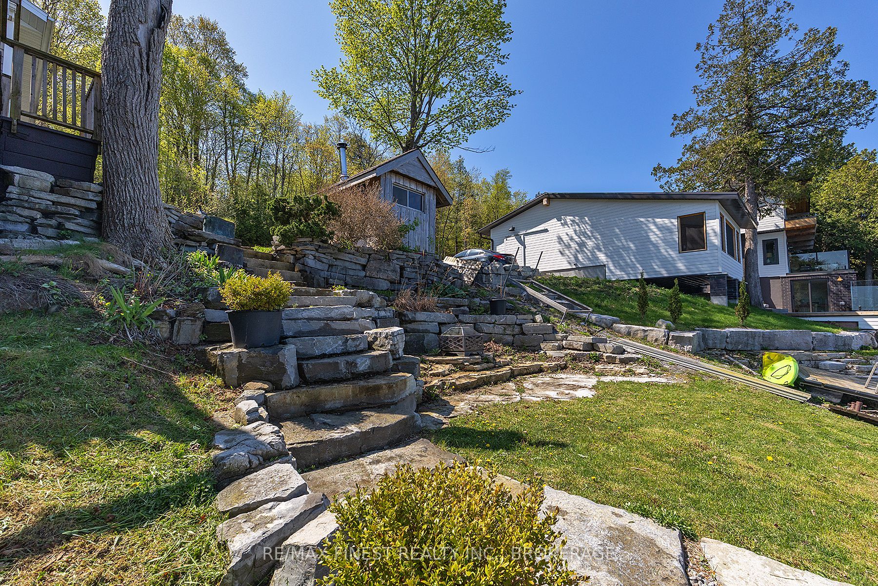 1048 Lark Lane Property Photo 8