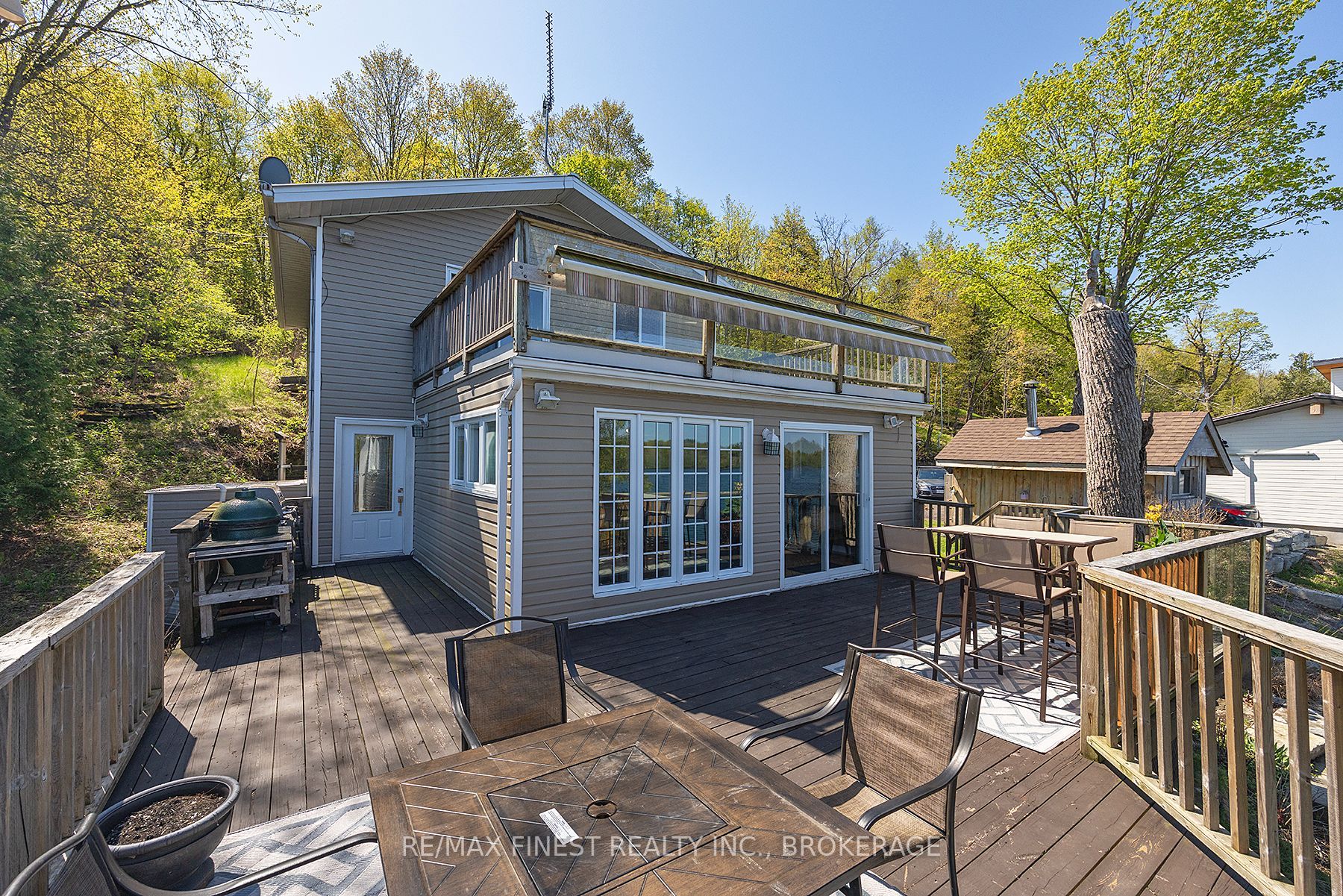 1048 Lark Lane Property Photo 11