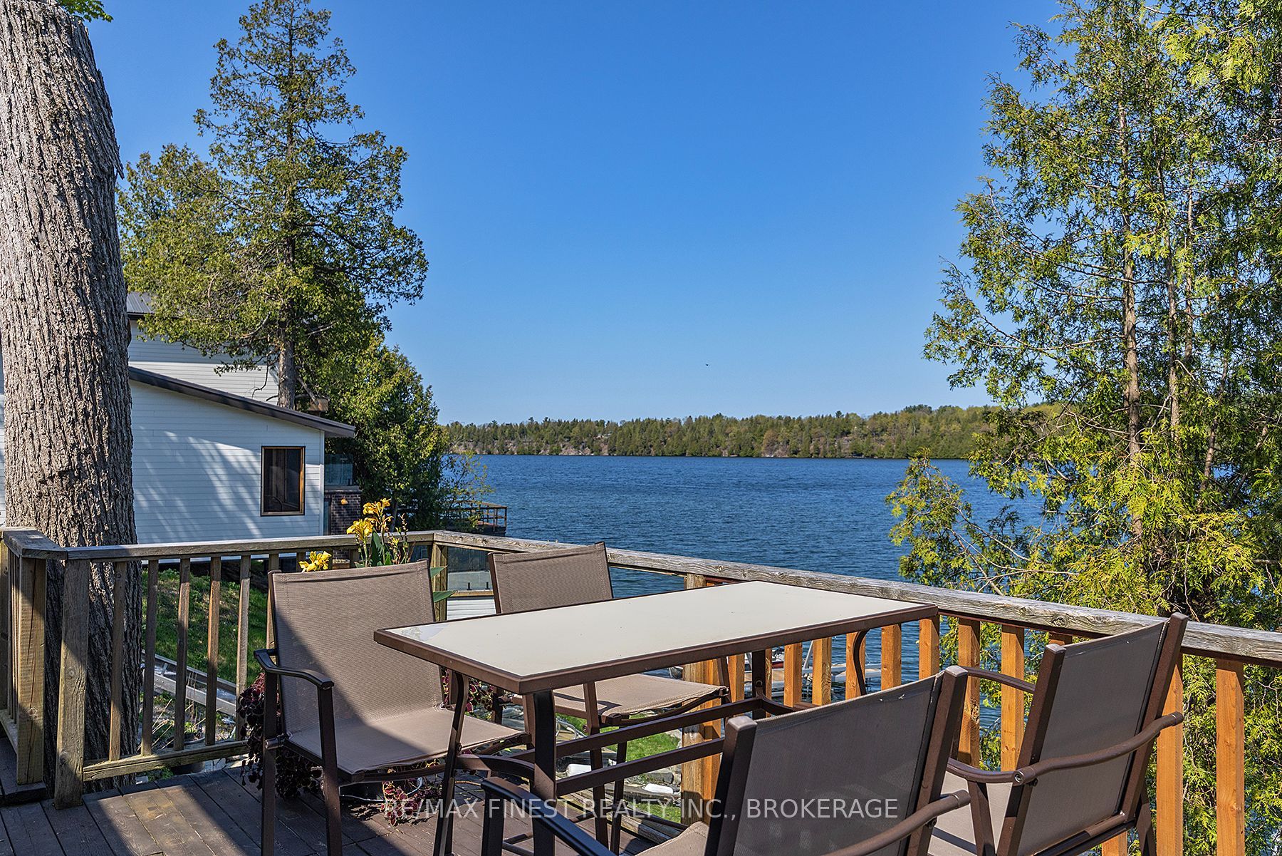 1048 Lark Lane Property Photo 13