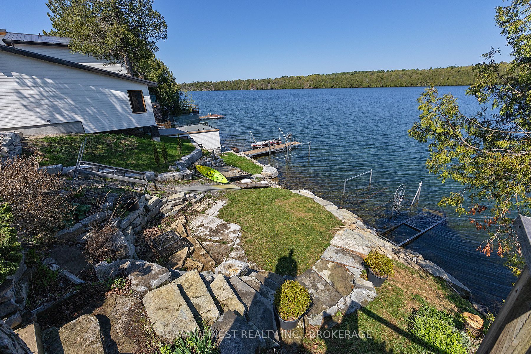 1048 Lark Lane Property Photo 14