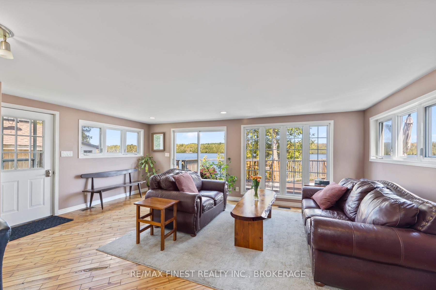 1048 Lark Lane Property Photo 24