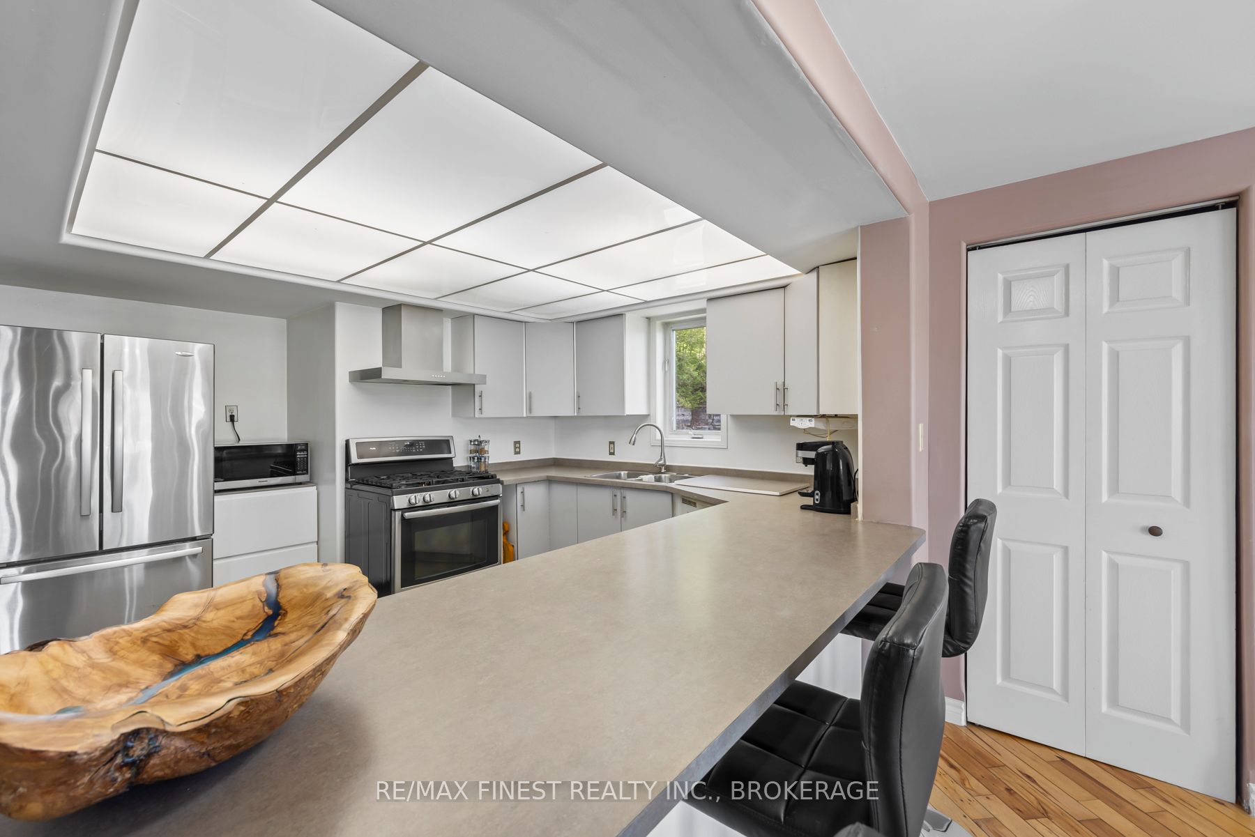 1048 Lark Lane Property Photo 25