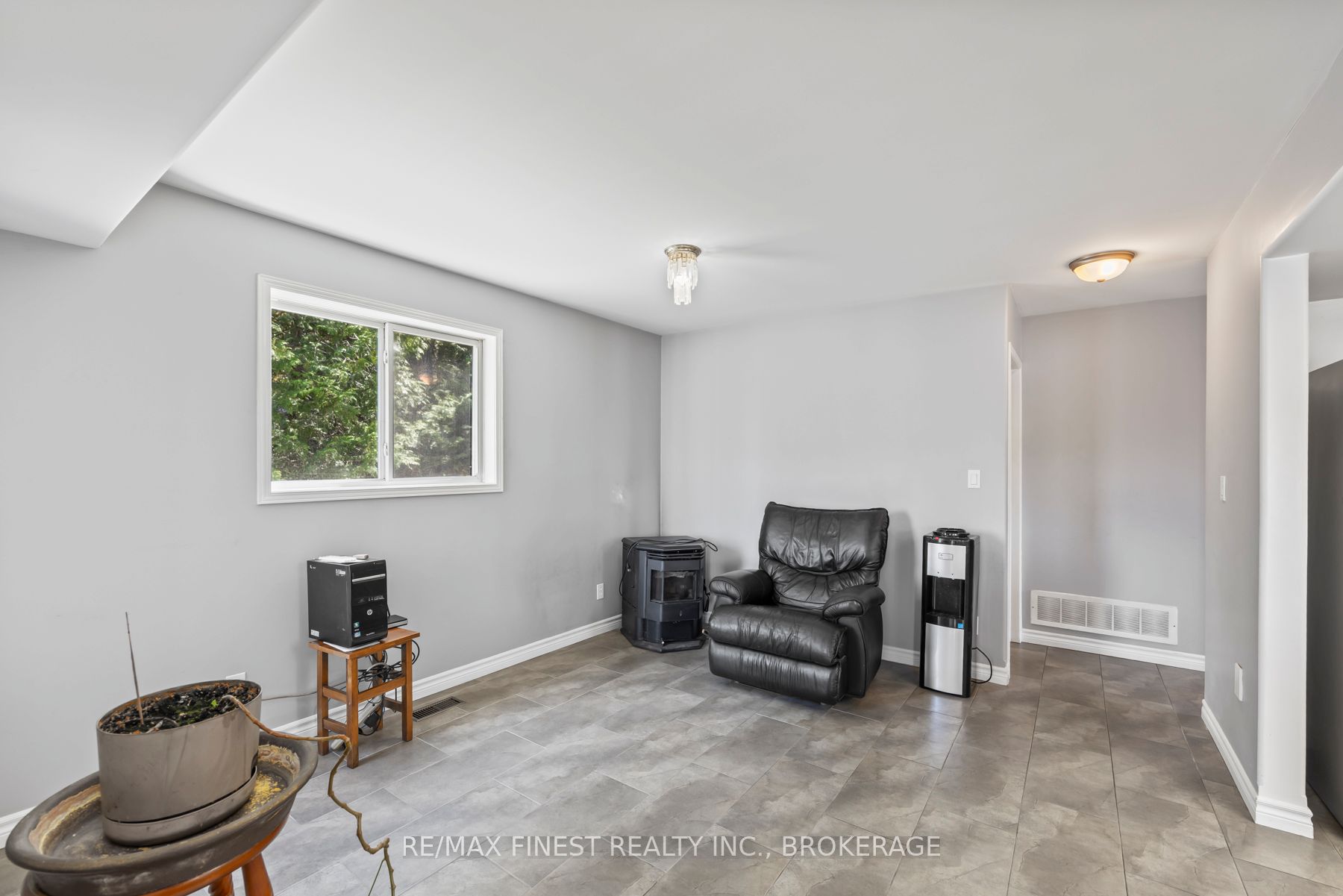 1048 Lark Lane Property Photo 26