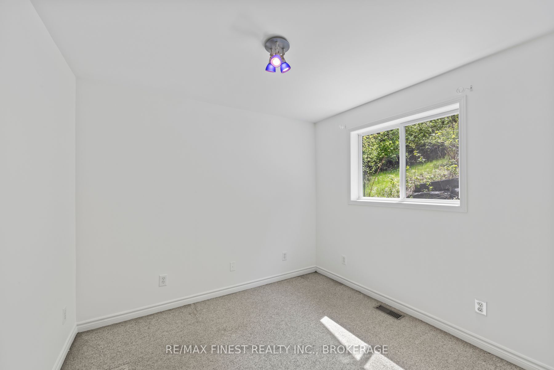 1048 Lark Lane Property Photo 35