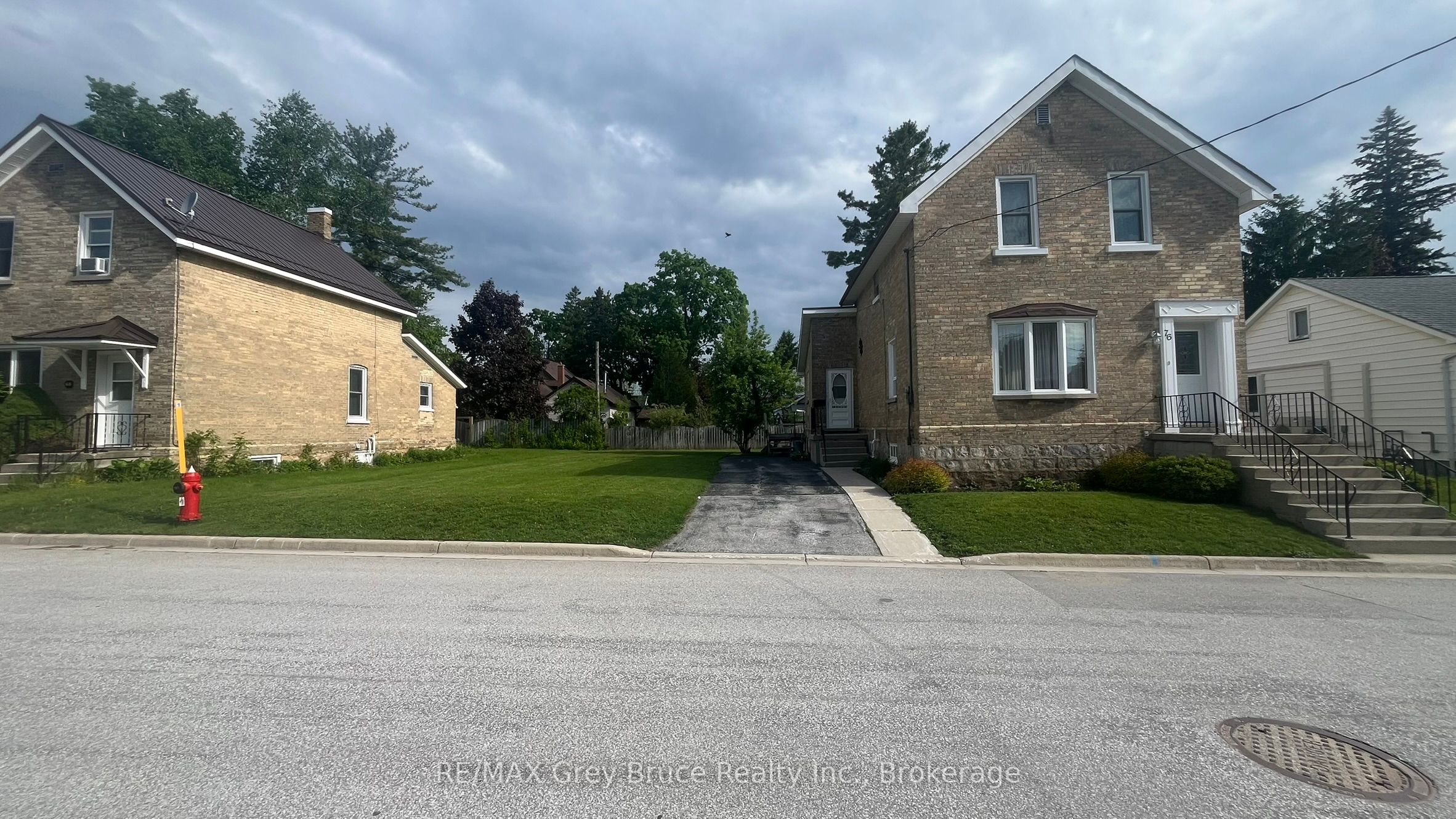 76 5th Street Se Property Photo 2