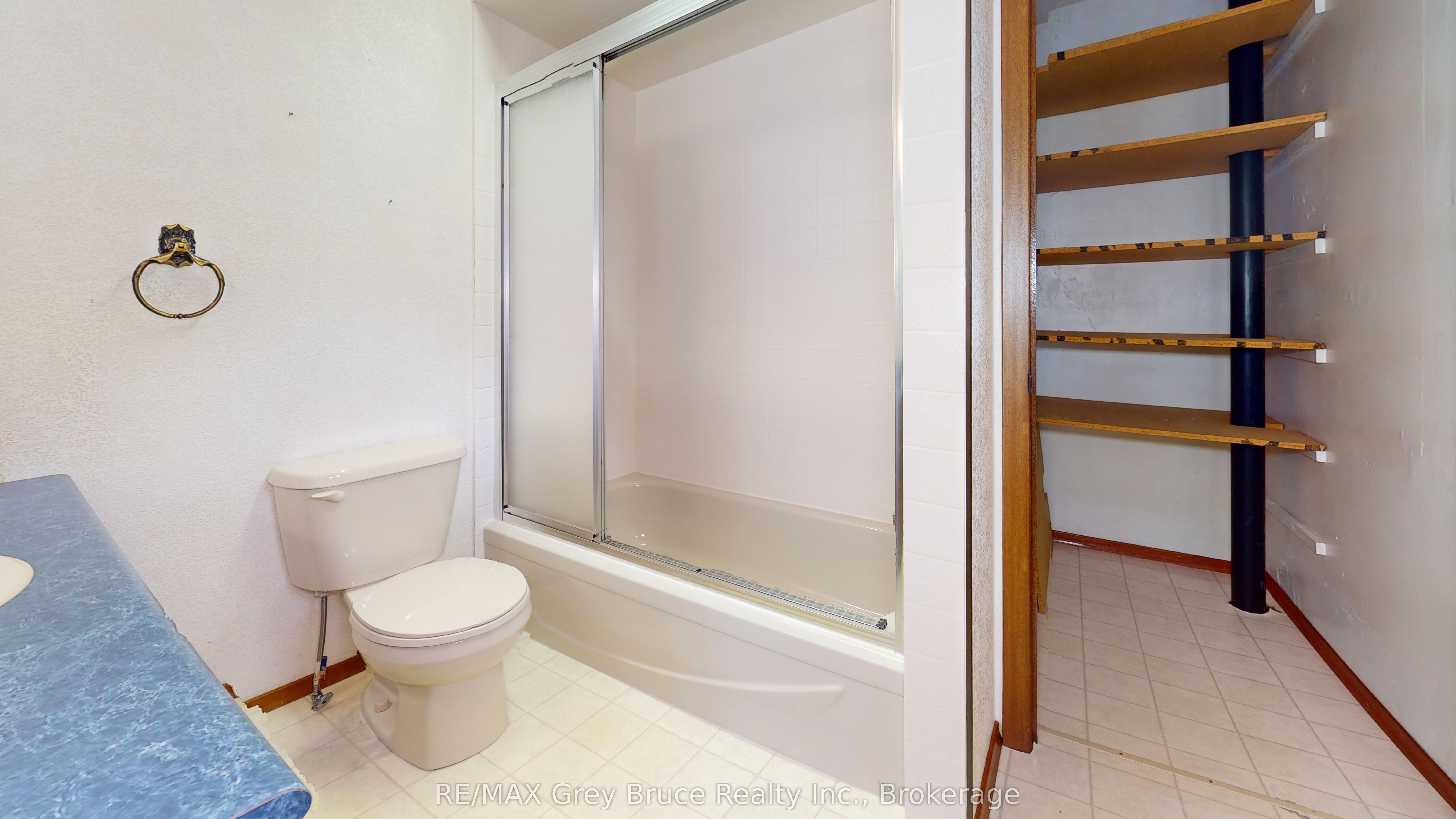 76 5th Street Se Property Photo 8