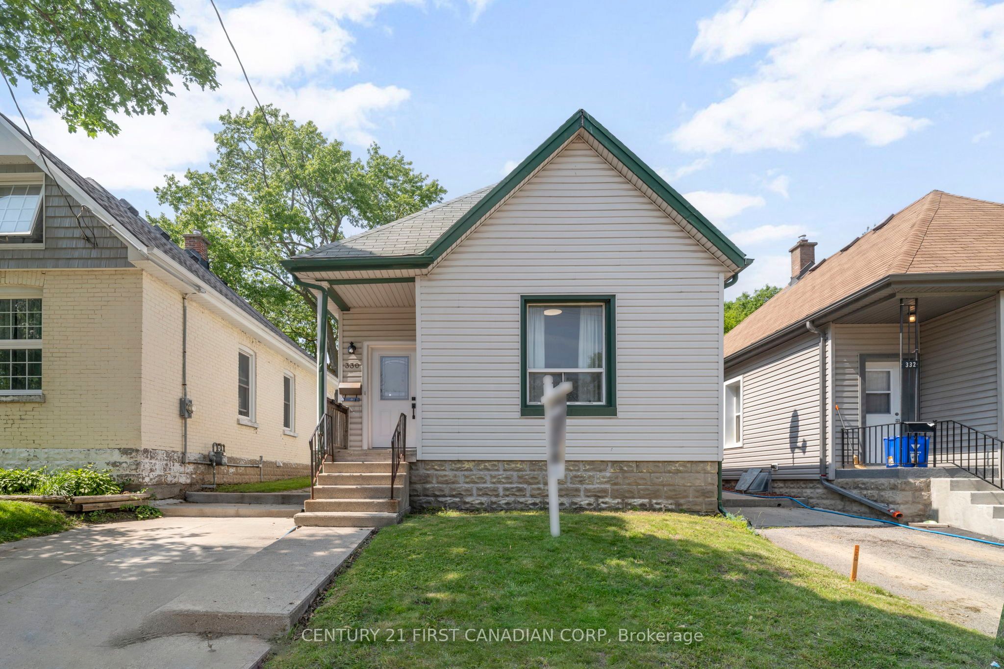 330 Salisbury Street Property Photo 2