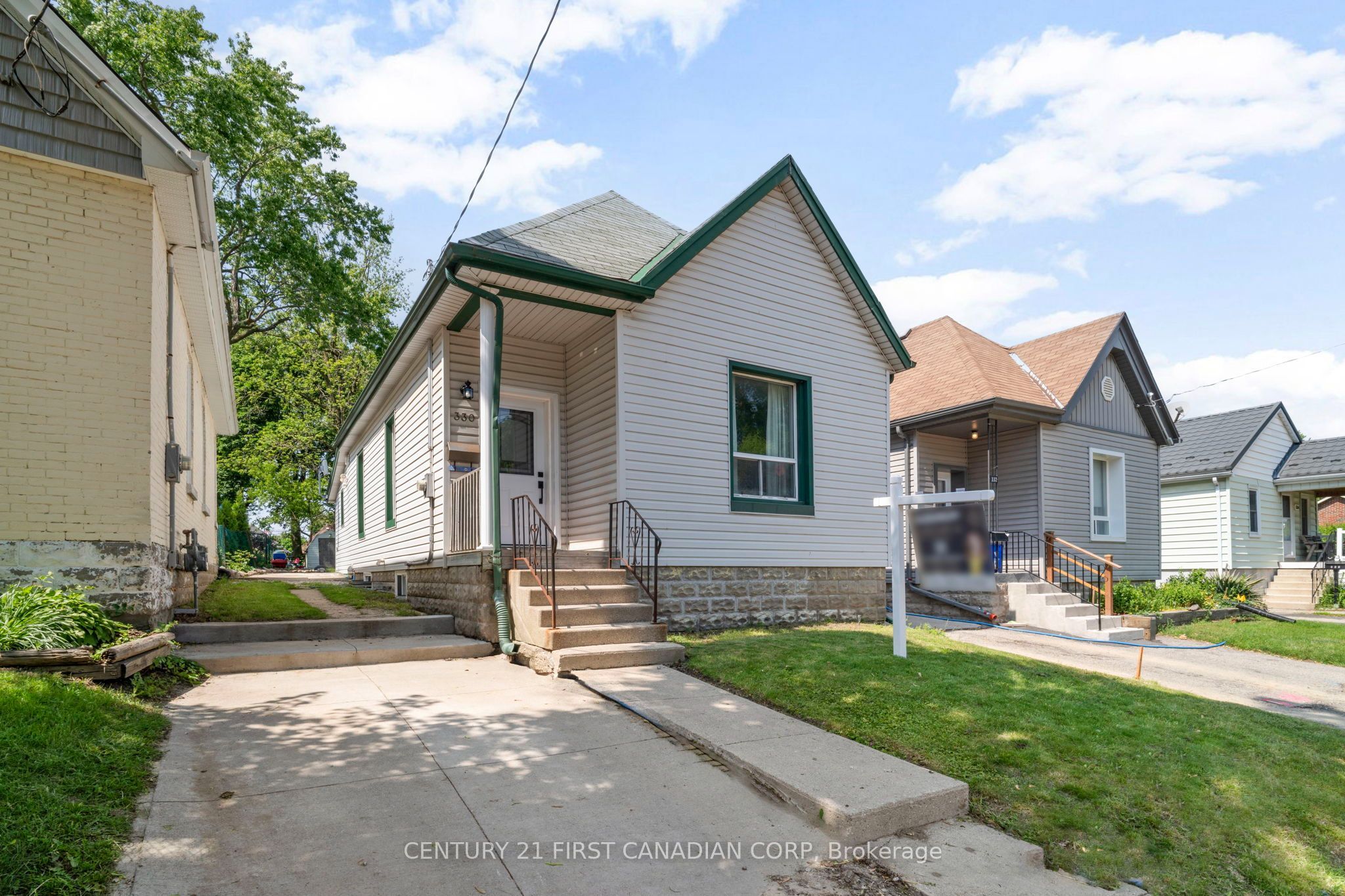 330 Salisbury Street Property Photo 3