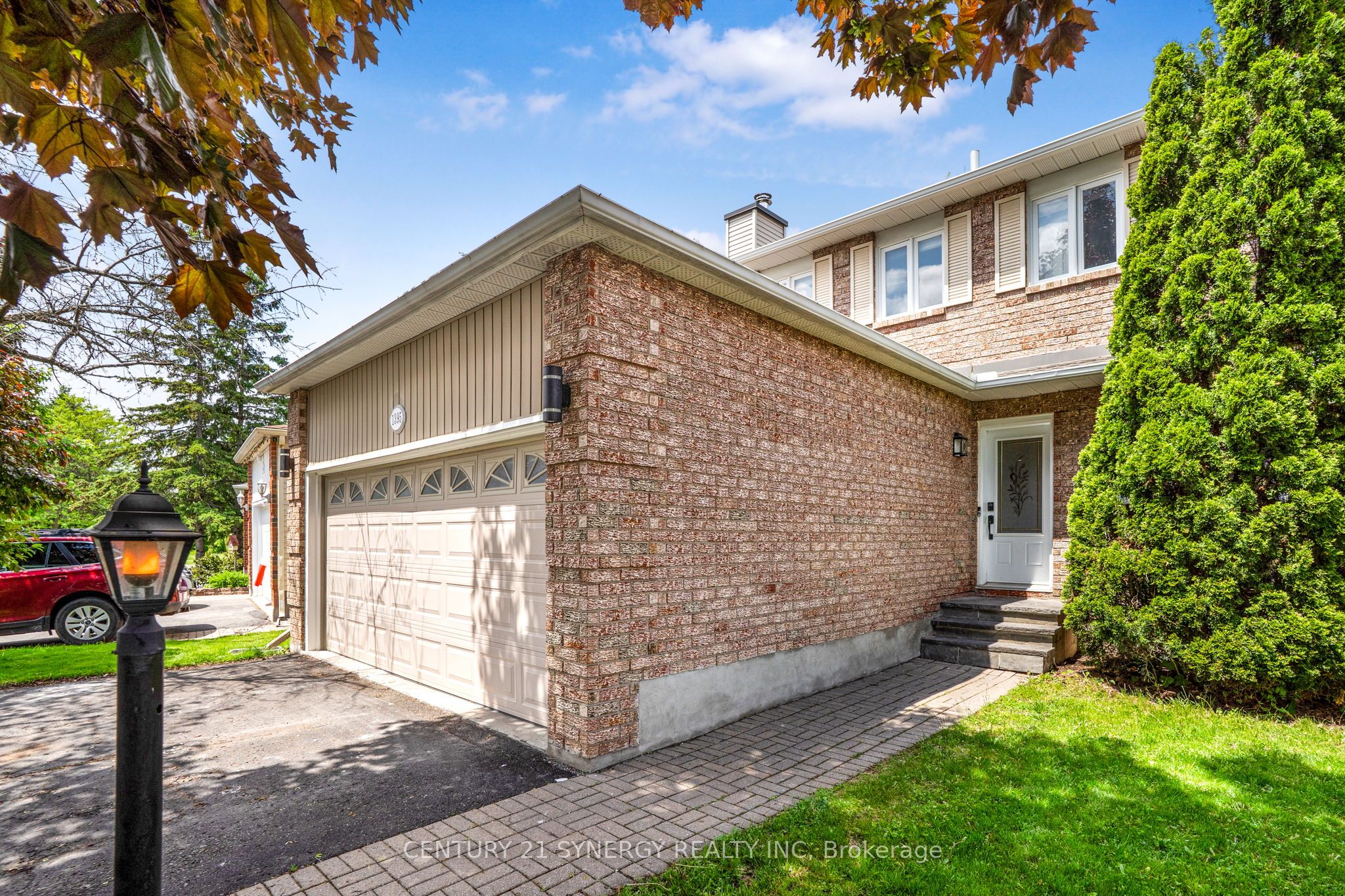1395 Laurin Crescent