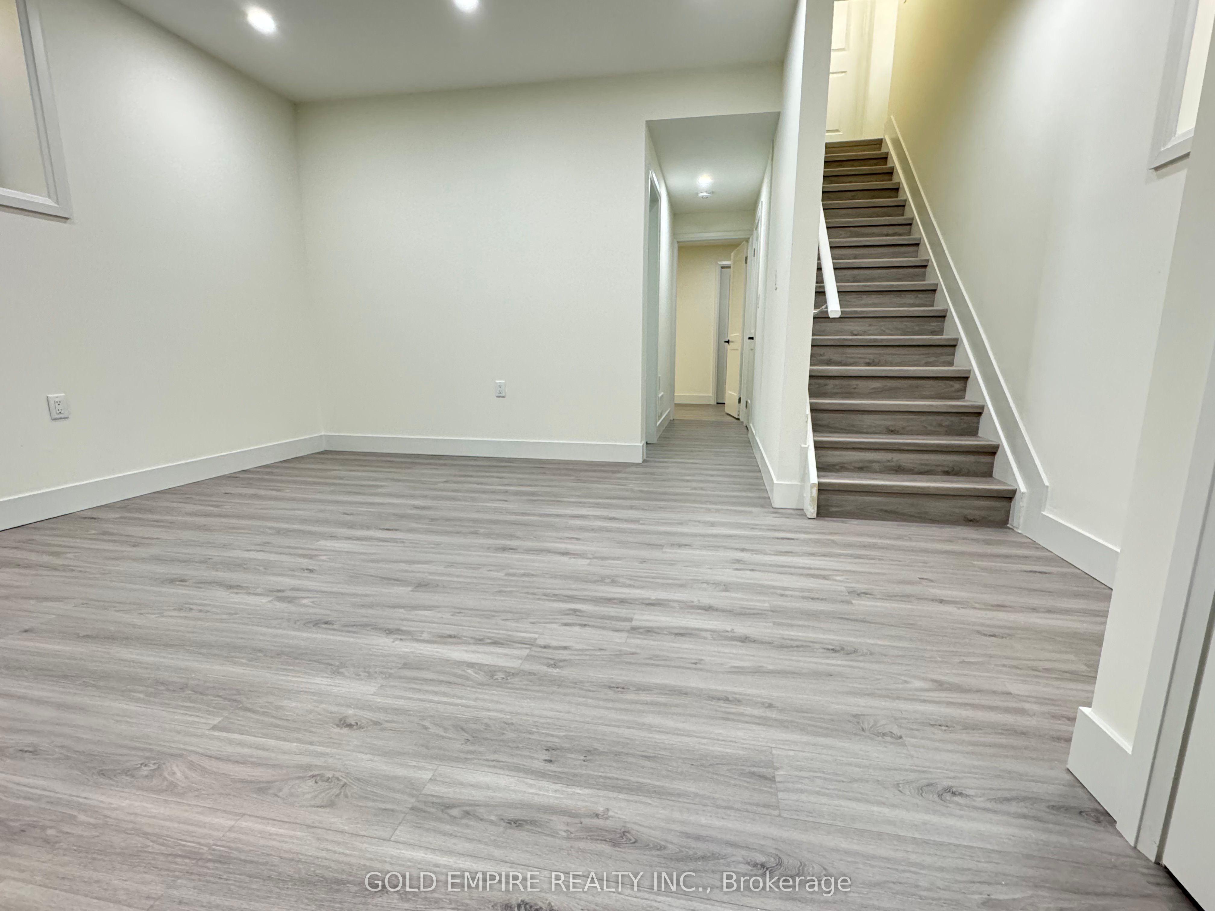 #lower - 1588 Capri Crescent Property Photo 5