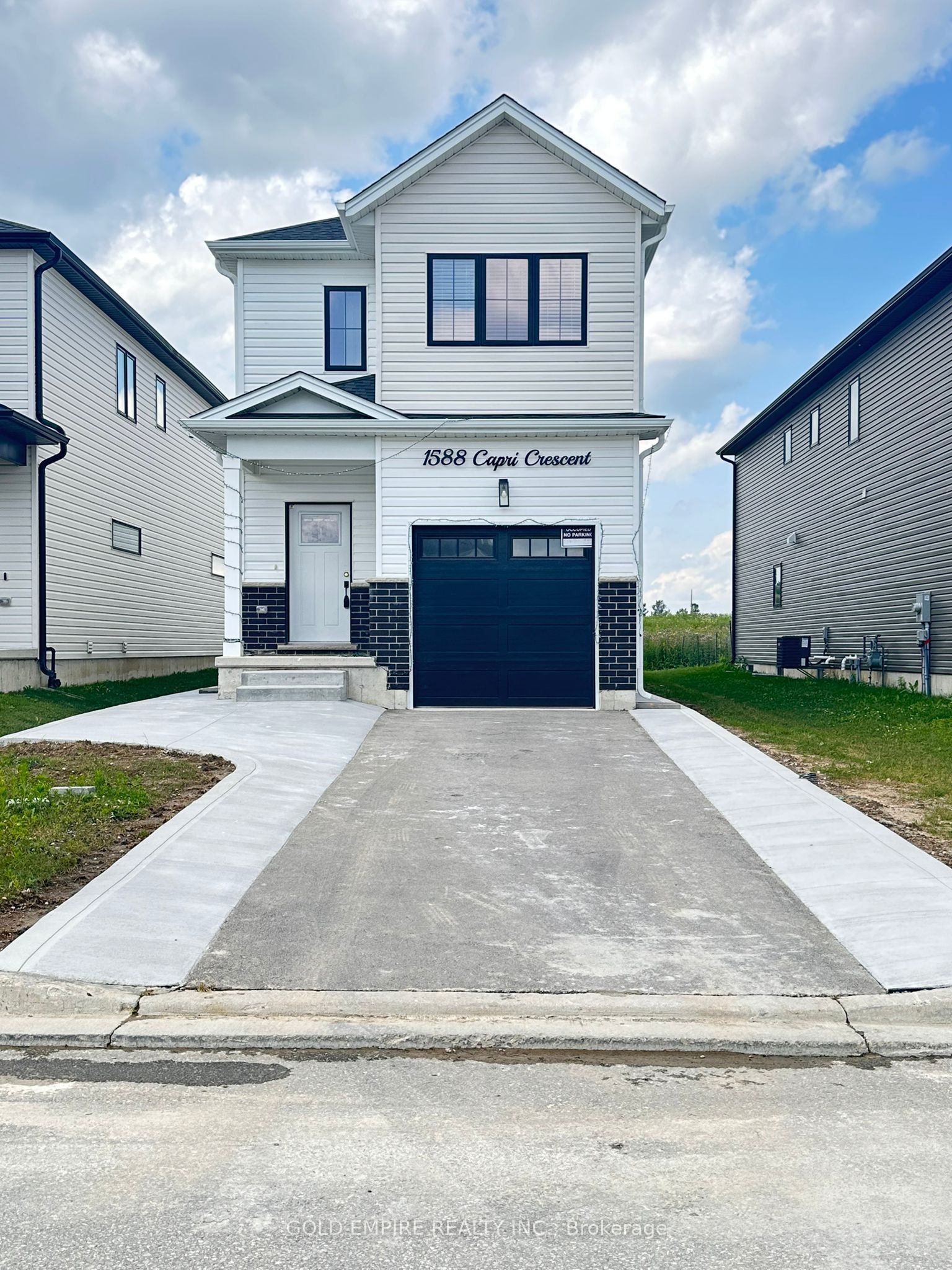#lower - 1588 Capri Crescent Property Photo 17