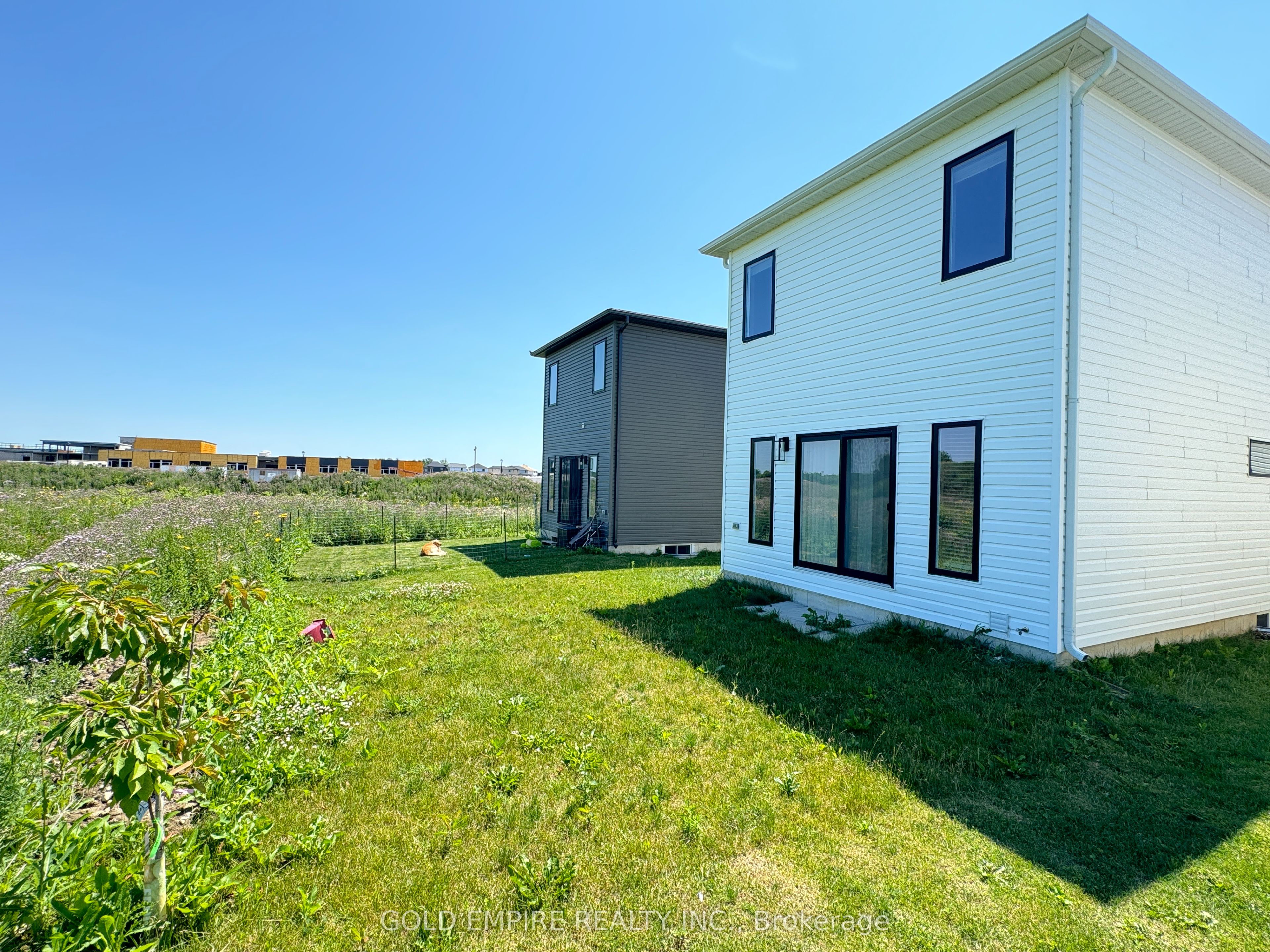 #lower - 1588 Capri Crescent Property Photo 19