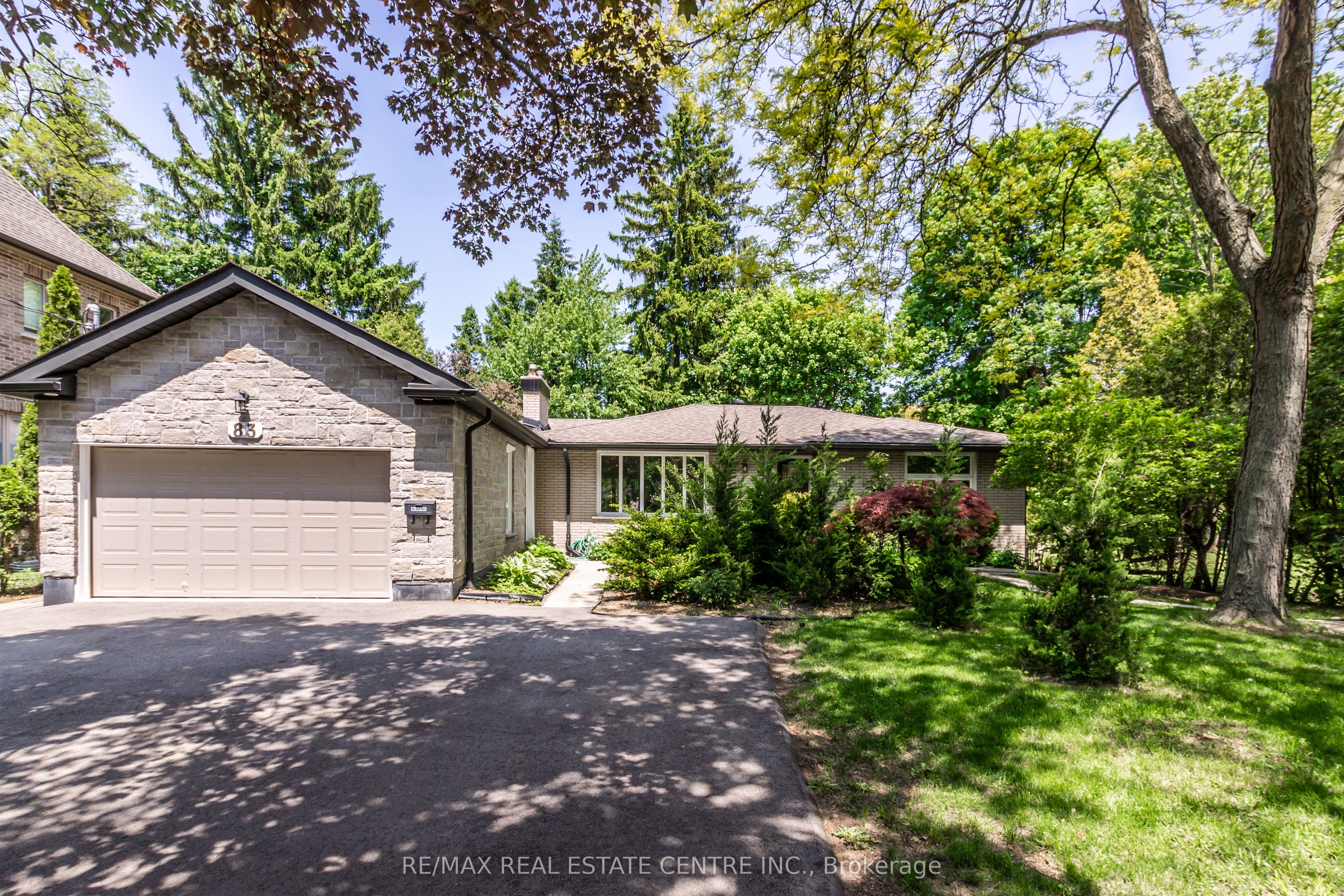 83 Jerseyville Rd E Property Photo 1