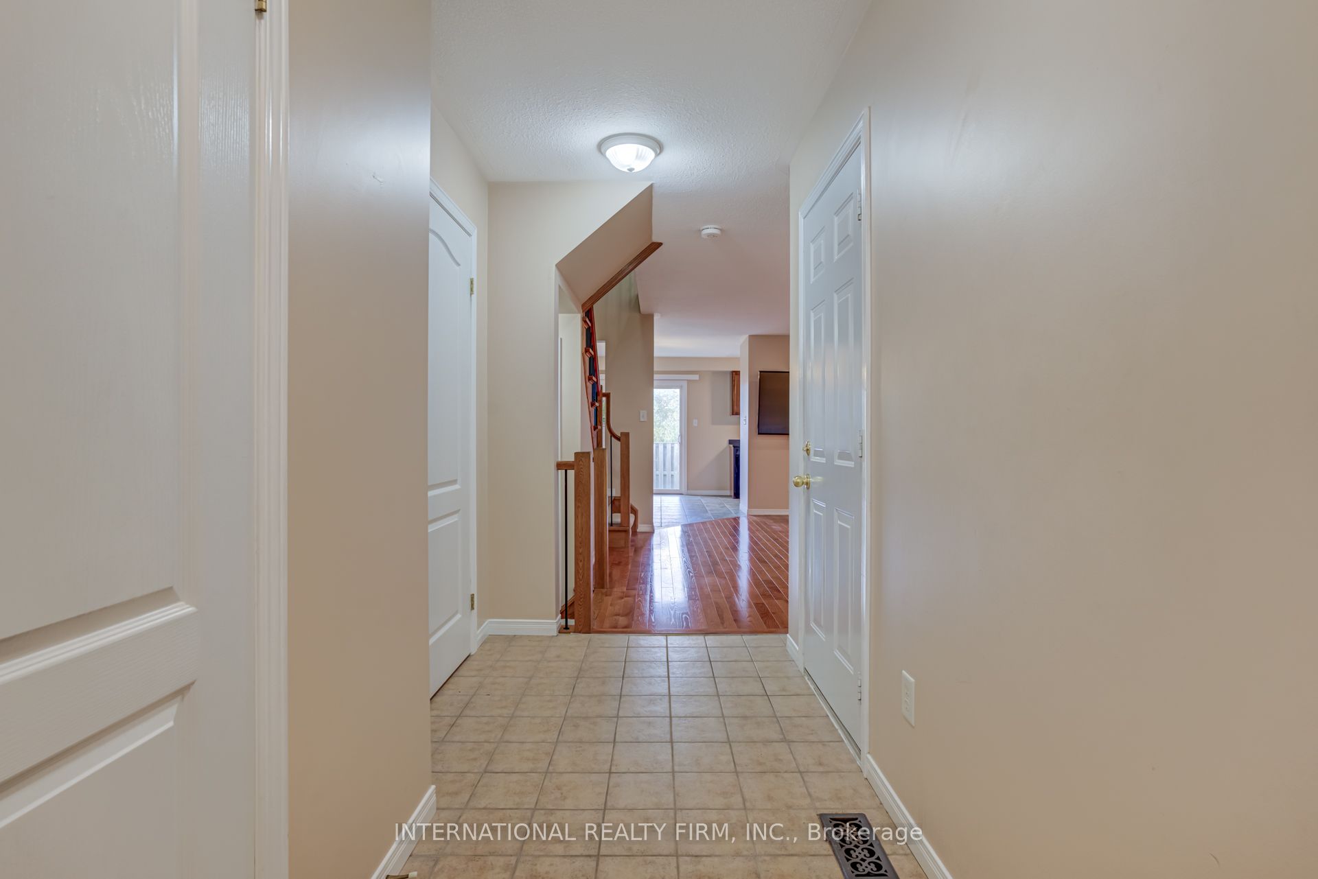 7 Southside Place 47 Property Photo 6