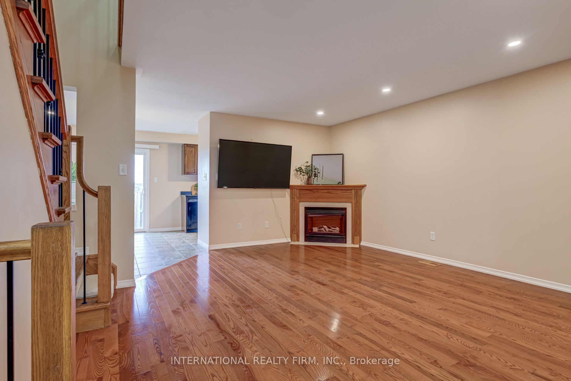 7 Southside Place 47 Property Photo 7