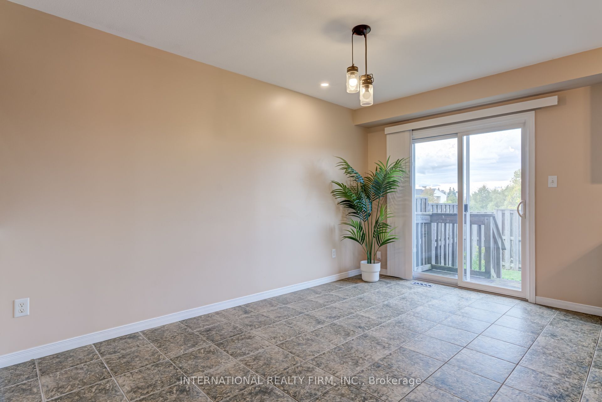 7 Southside Place 47 Property Photo 11