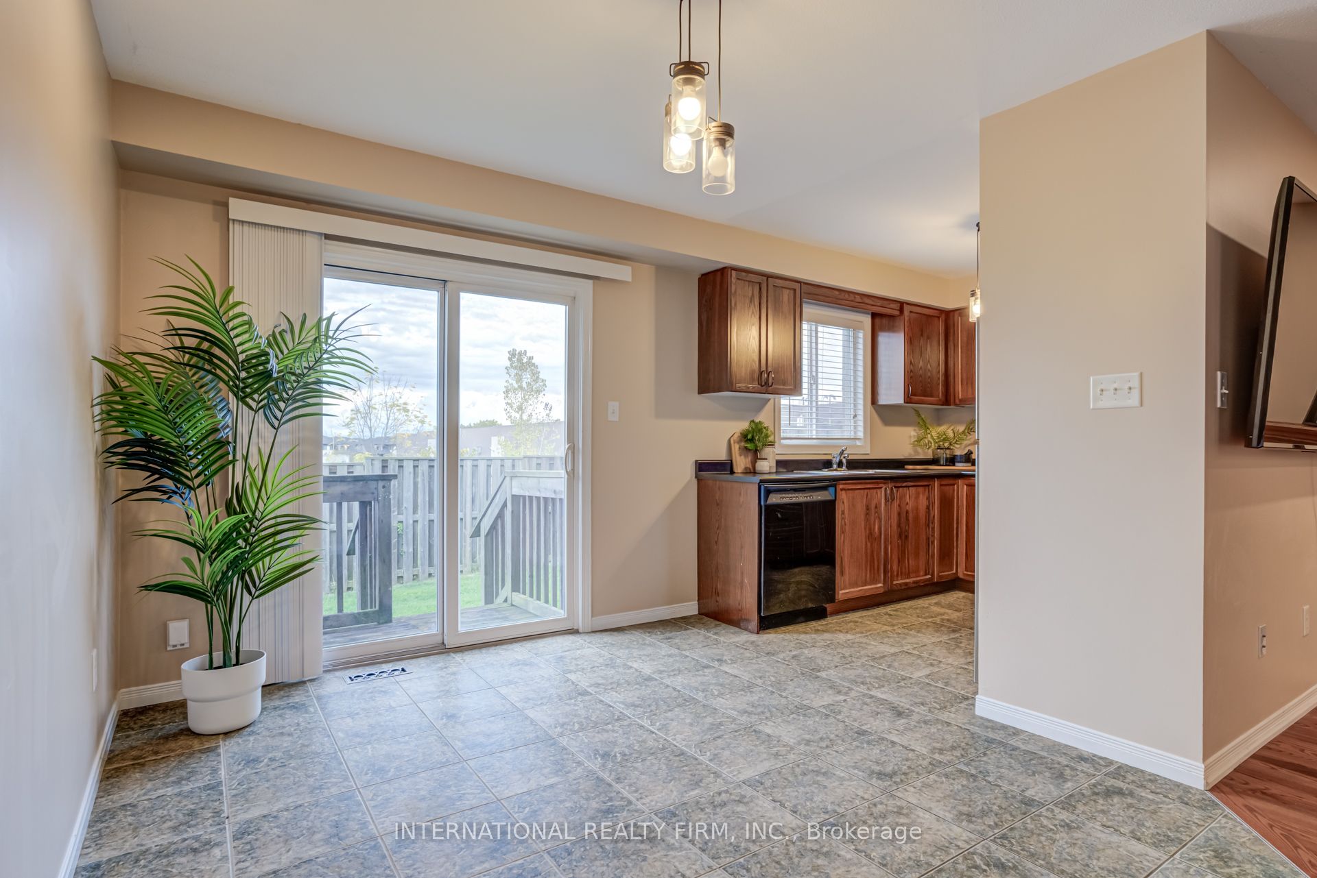 7 Southside Place 47 Property Photo 12