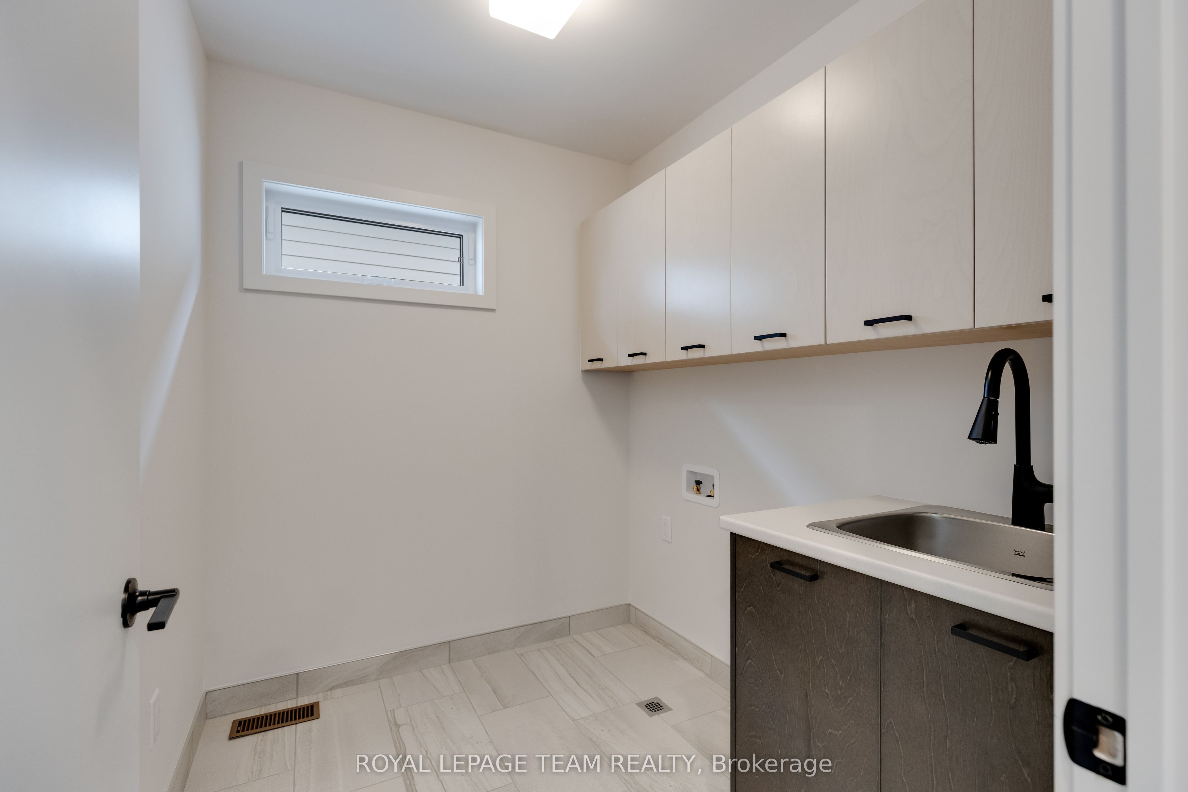 405 Point Grey Terrace Property Photo 43
