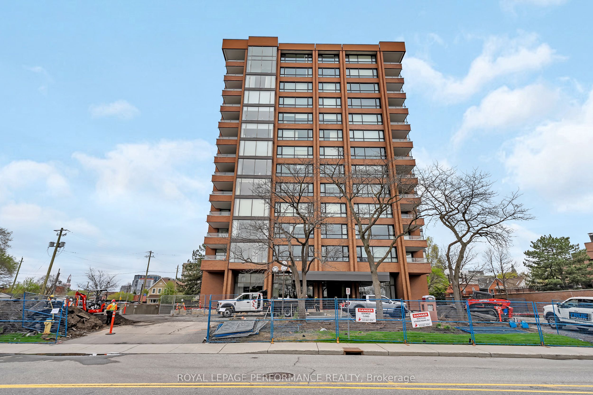 #1204 - 40 Boteler Street Property Photo 1