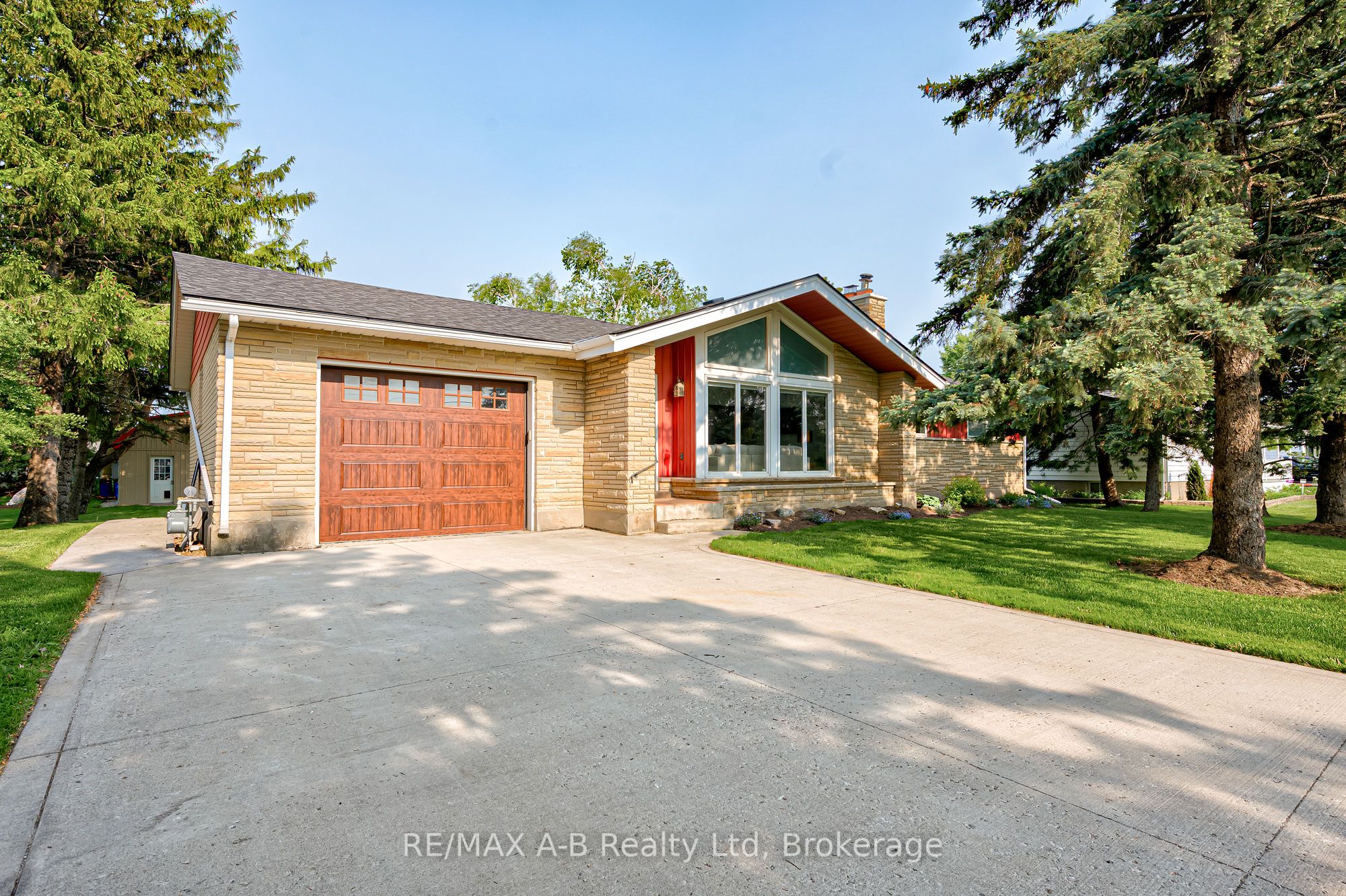 3981 111 Road Property Photo 1