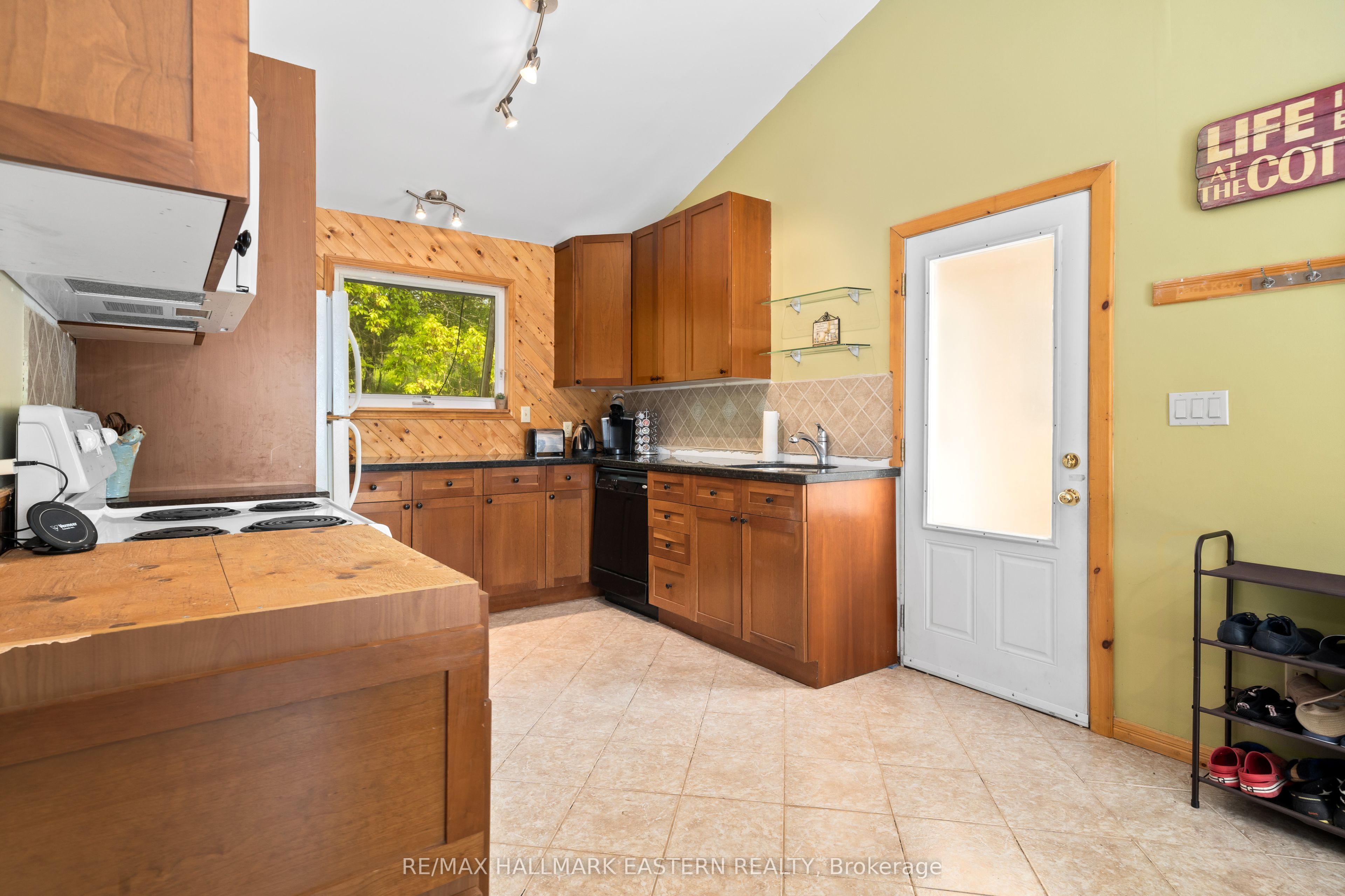 50 Long Island Property Photo 12