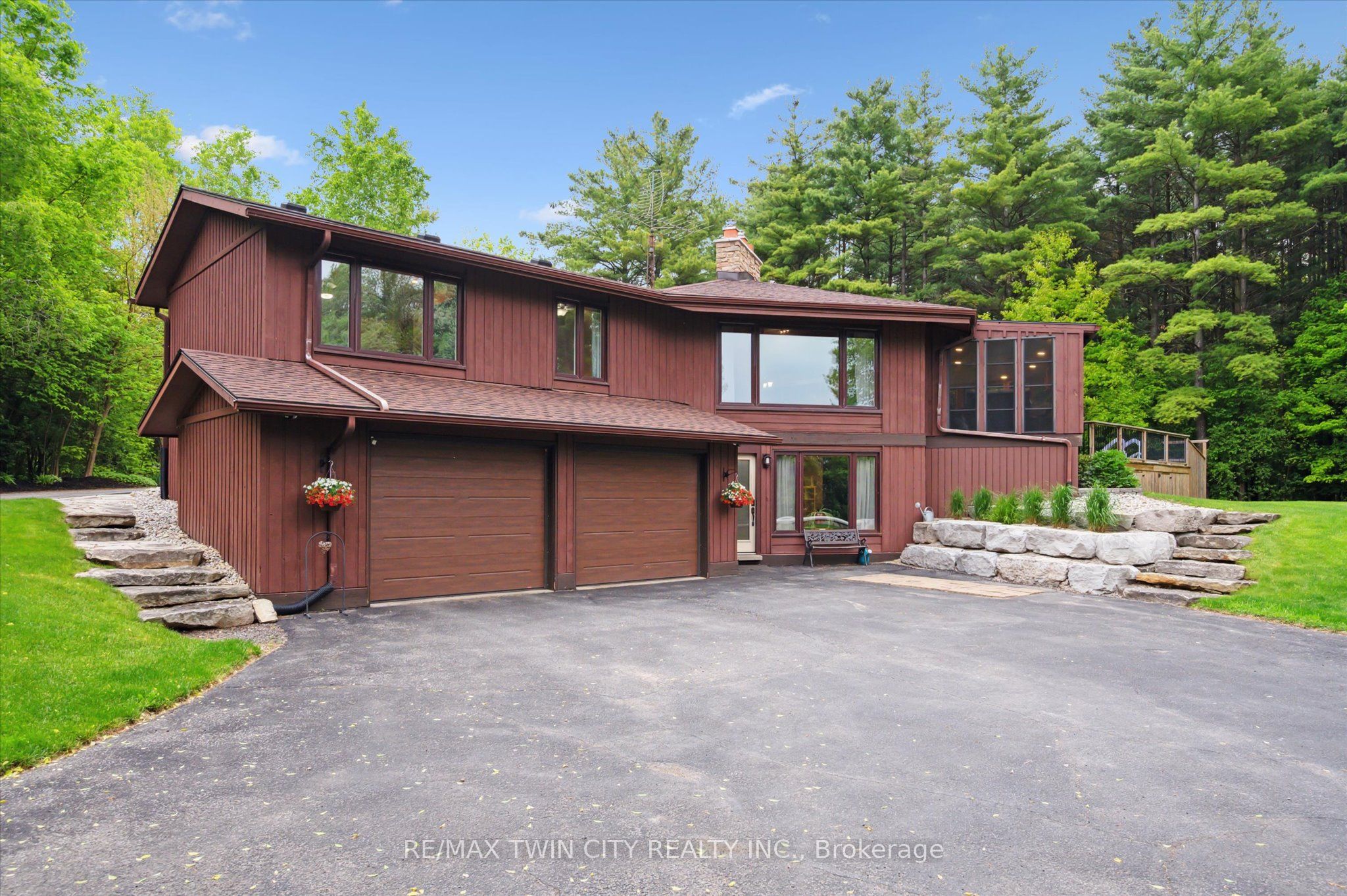 6587 Wellington Road 34 Road Property Photo 1
