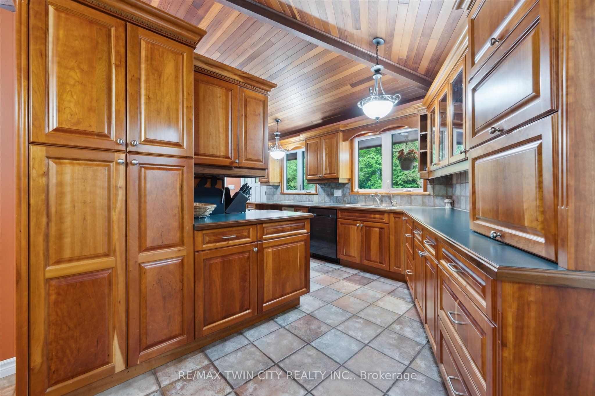 6587 Wellington Road 34 Road Property Photo 13