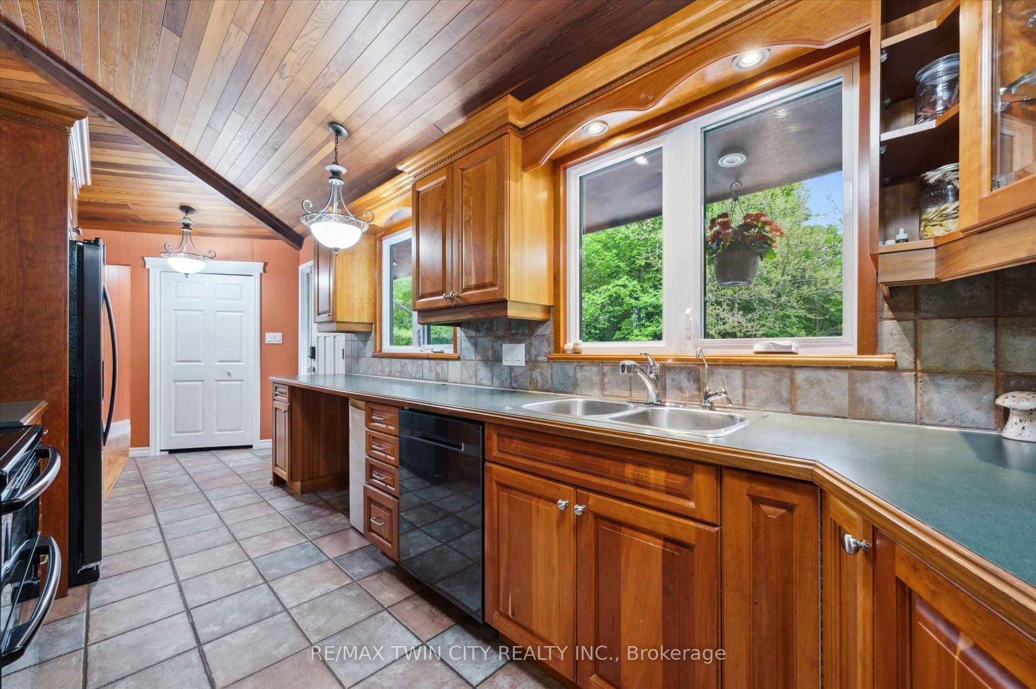 6587 Wellington Road 34 Road Property Photo 14