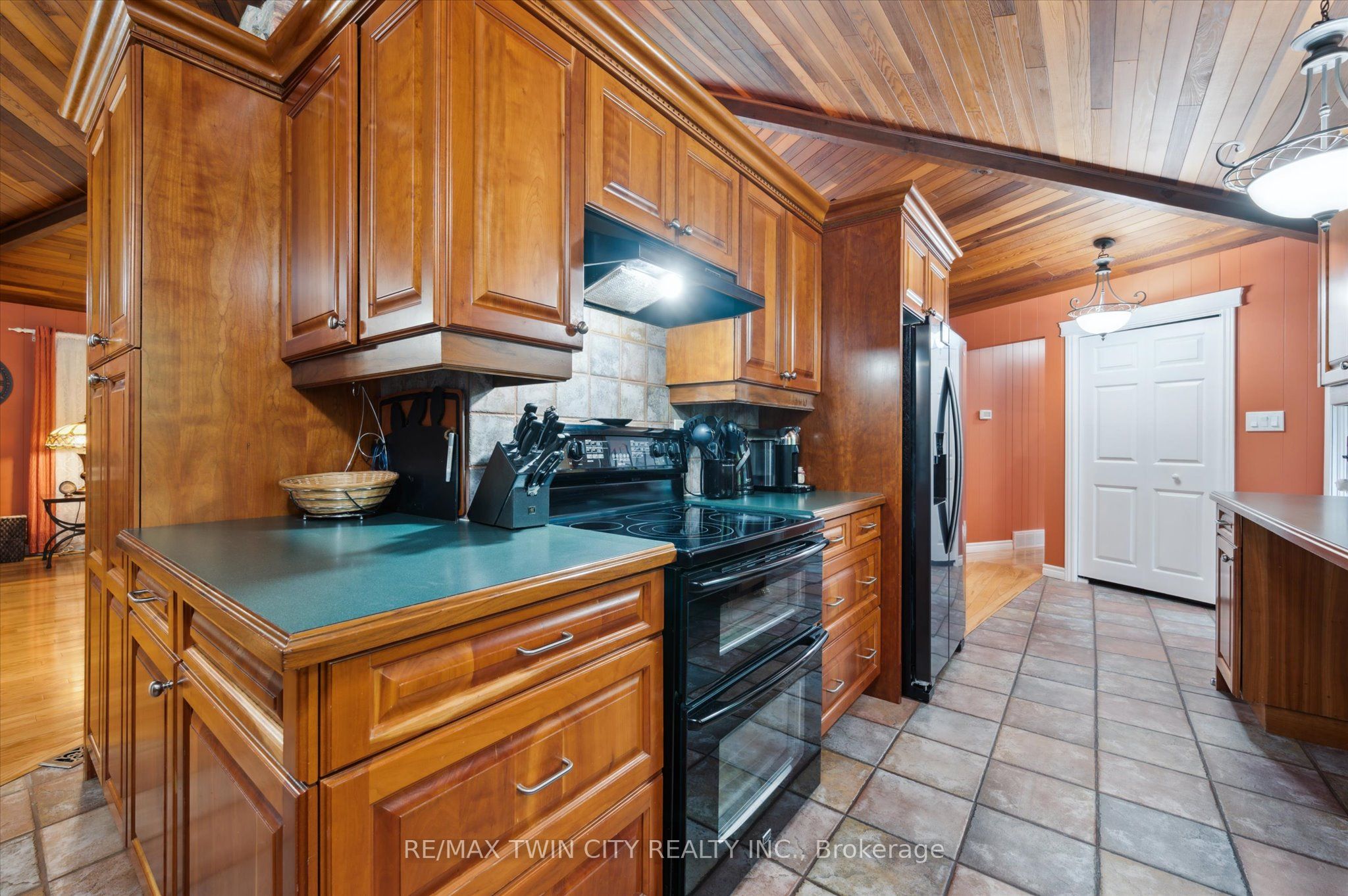 6587 Wellington Road 34 Road Property Photo 15