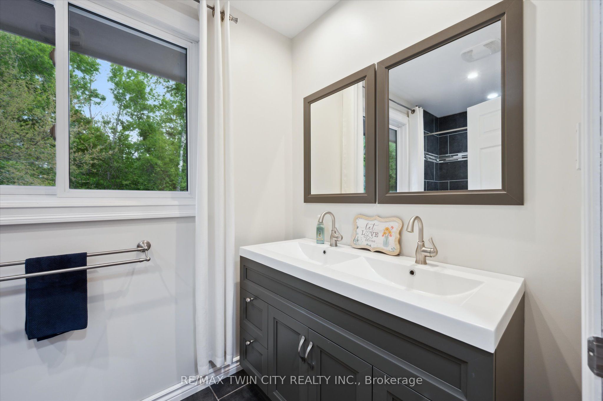 6587 Wellington Road 34 Road Property Photo 21