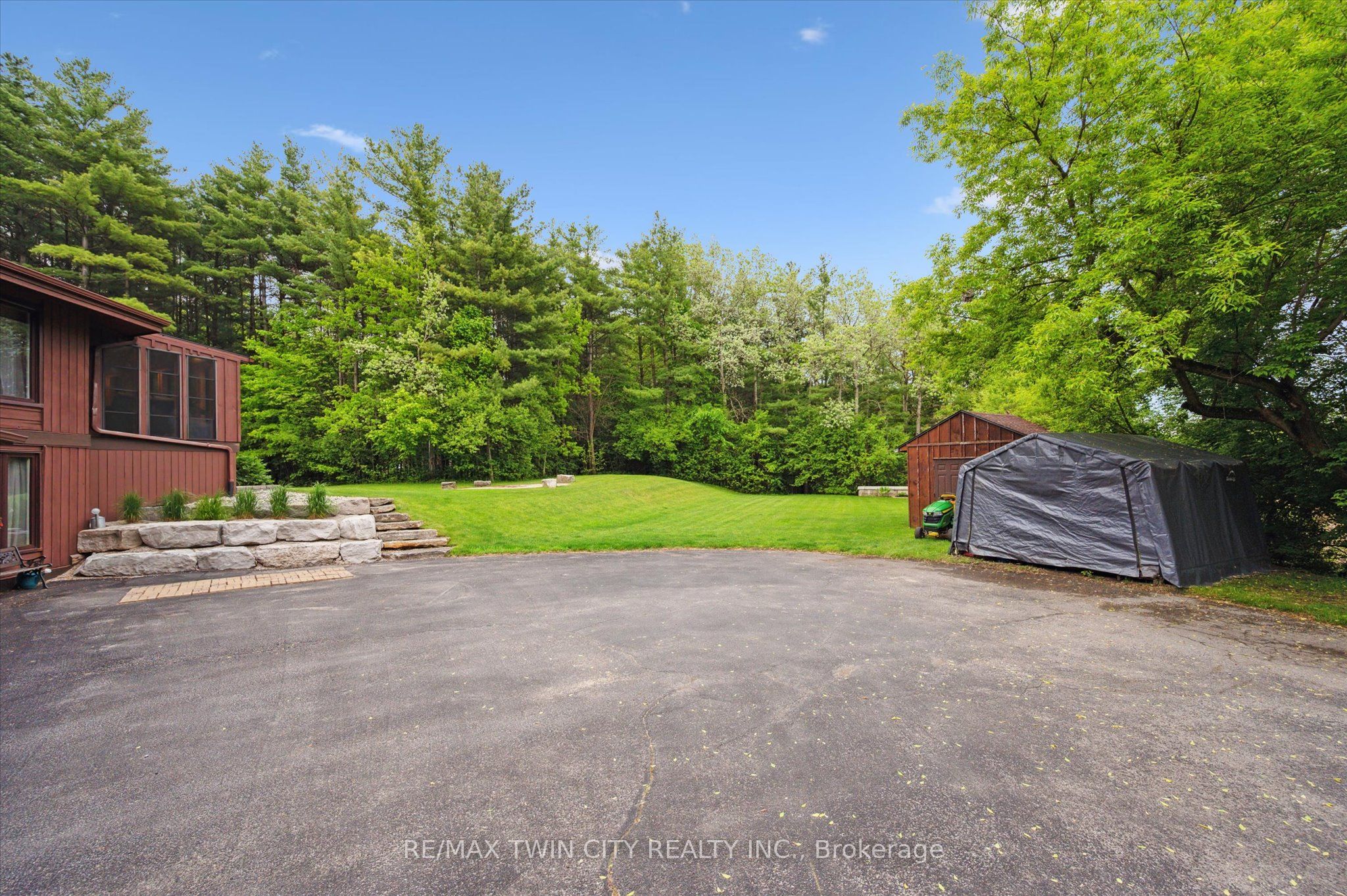 6587 Wellington Road 34 Road Property Photo 36