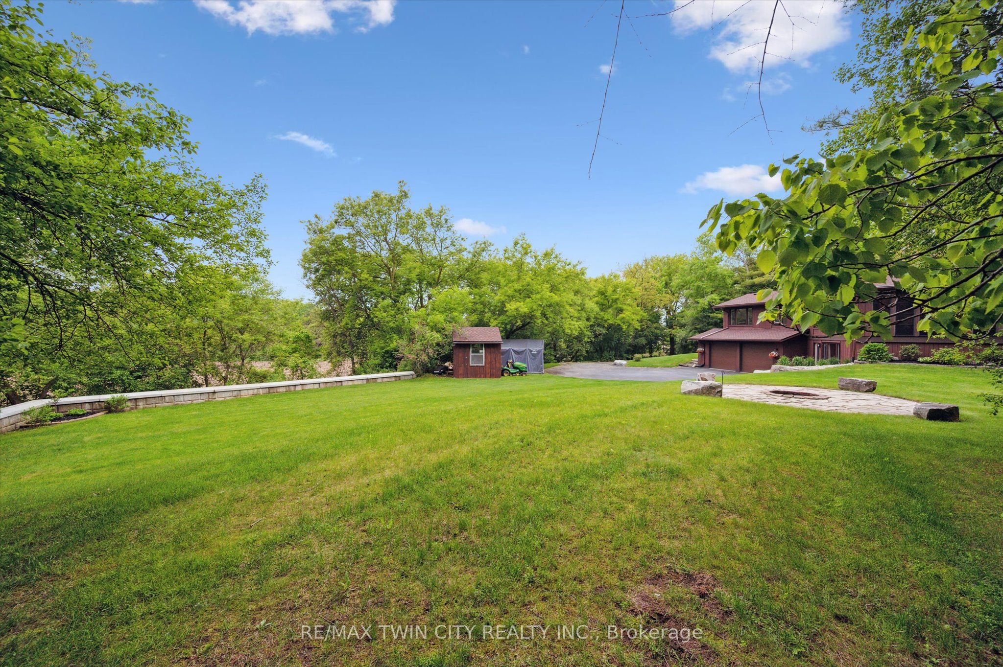 6587 Wellington Road 34 Road Property Photo 39