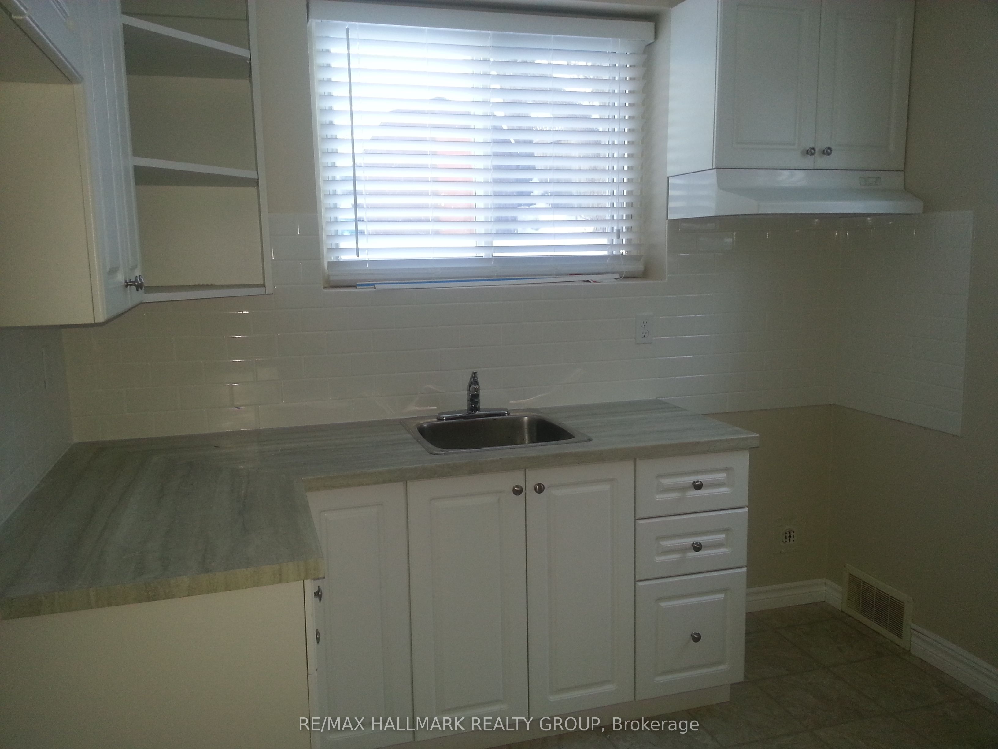1390 Mayview Avenue Property Photo 11