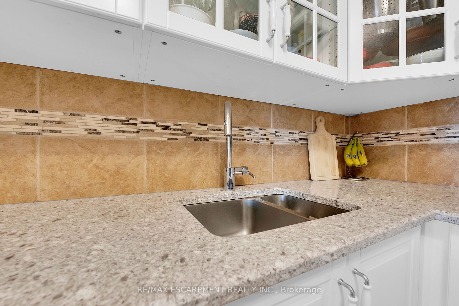 301 Frances Avenue 1409 Property Photo 27