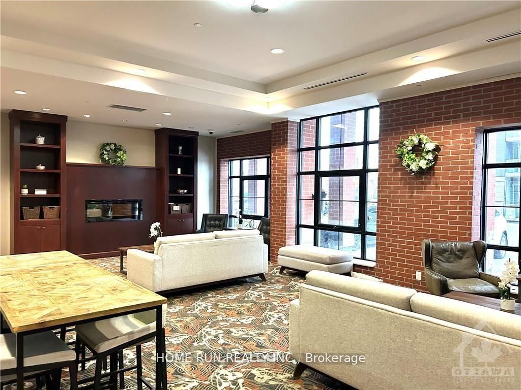 555 Anand Private 606 Property Photo 11