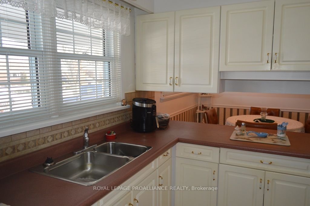 9 Parkview Heights Property Photo 12