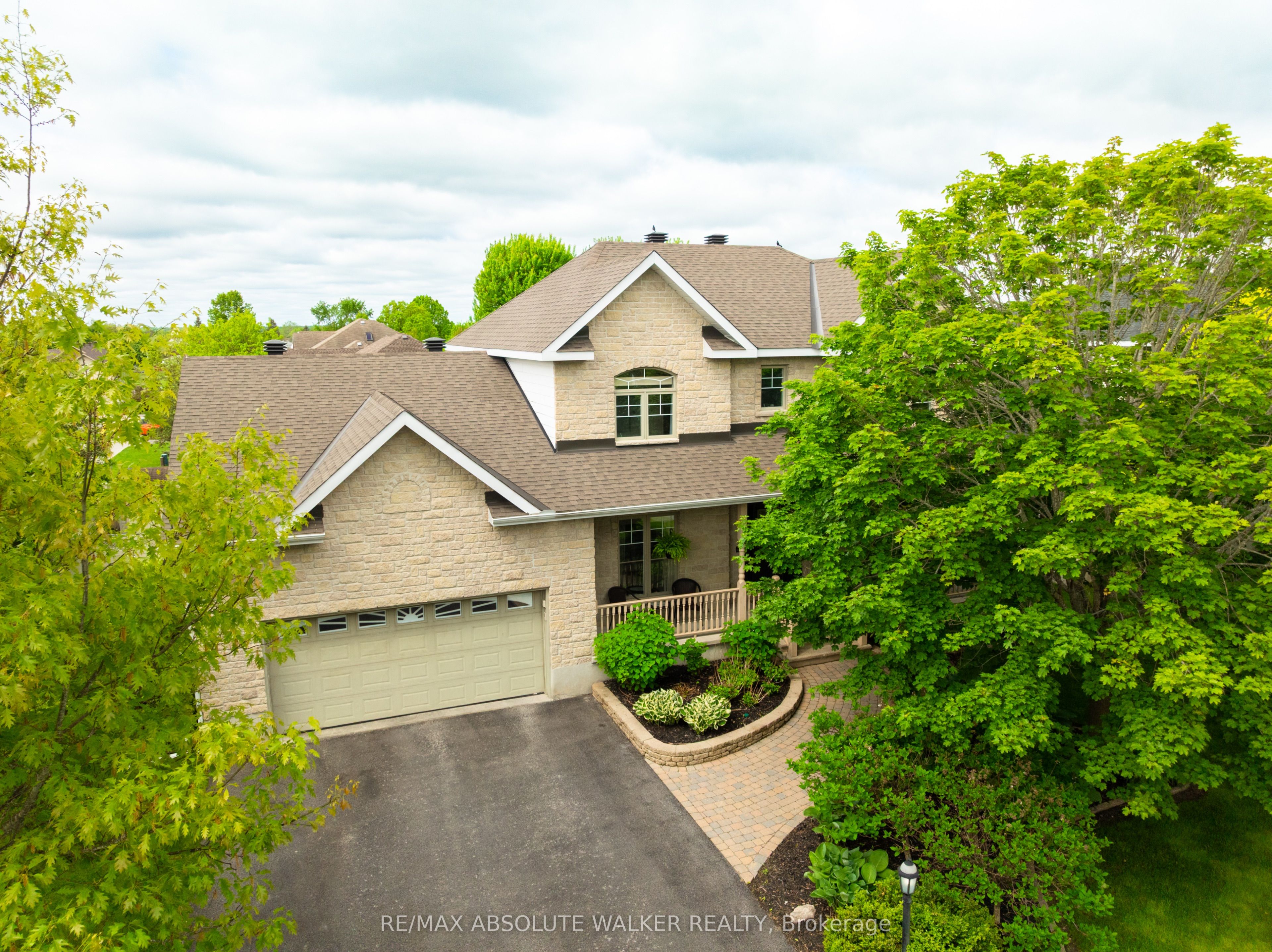 185 Glenncastle Drive Property Photo 1