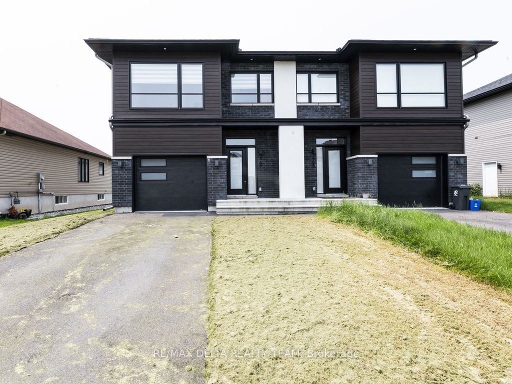 467 Denis Street Property Photo 1