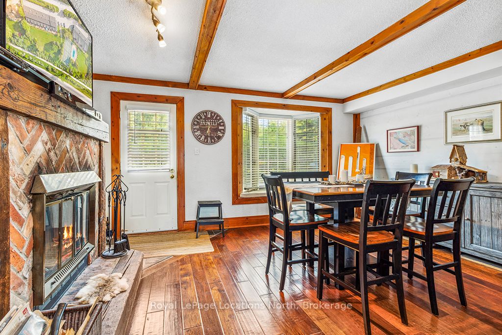 139 Lakeshore Road E 7 Property Photo 6