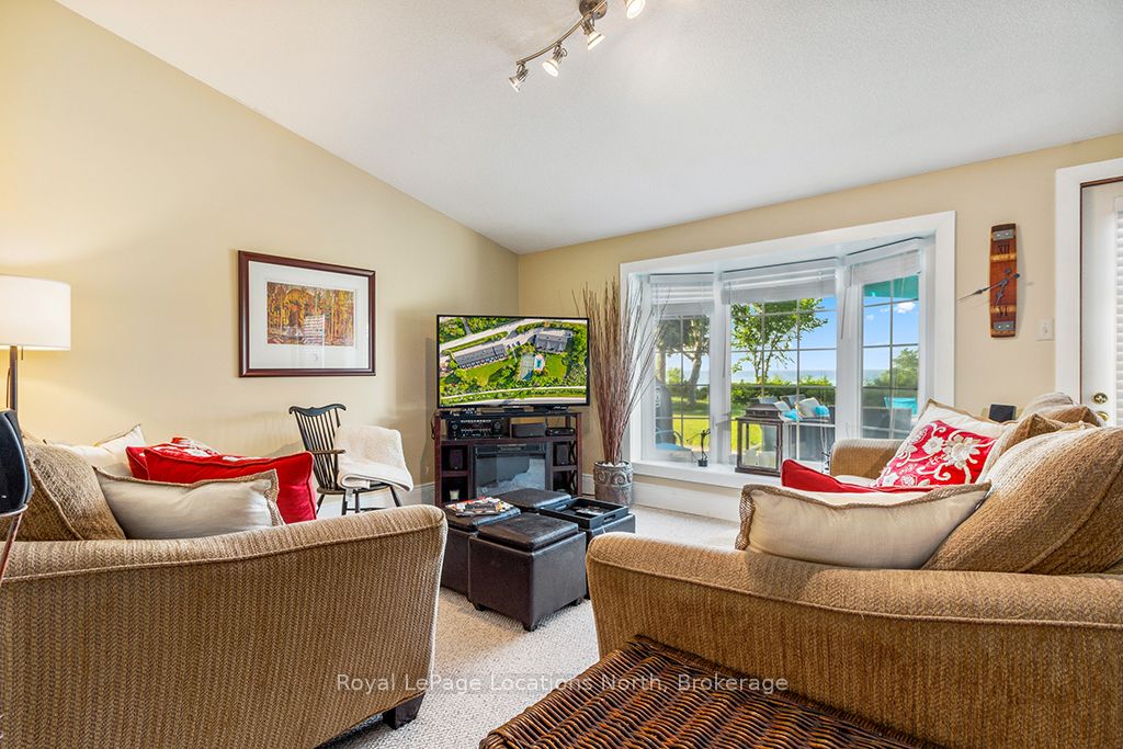 139 Lakeshore Road E 7 Property Photo 11