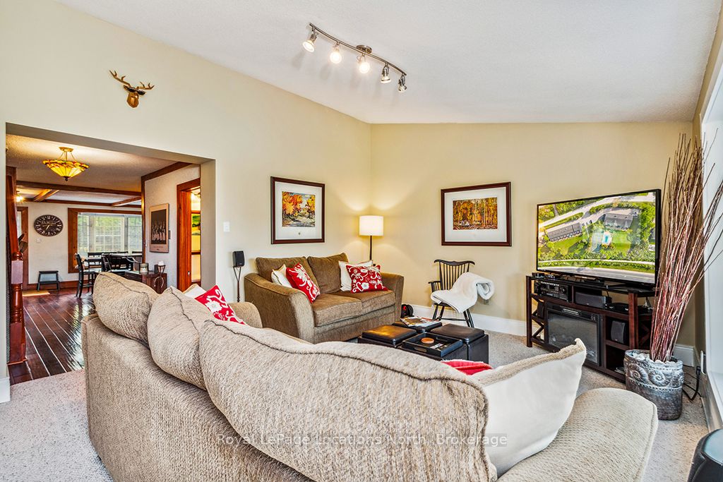 139 Lakeshore Road E 7 Property Photo 14